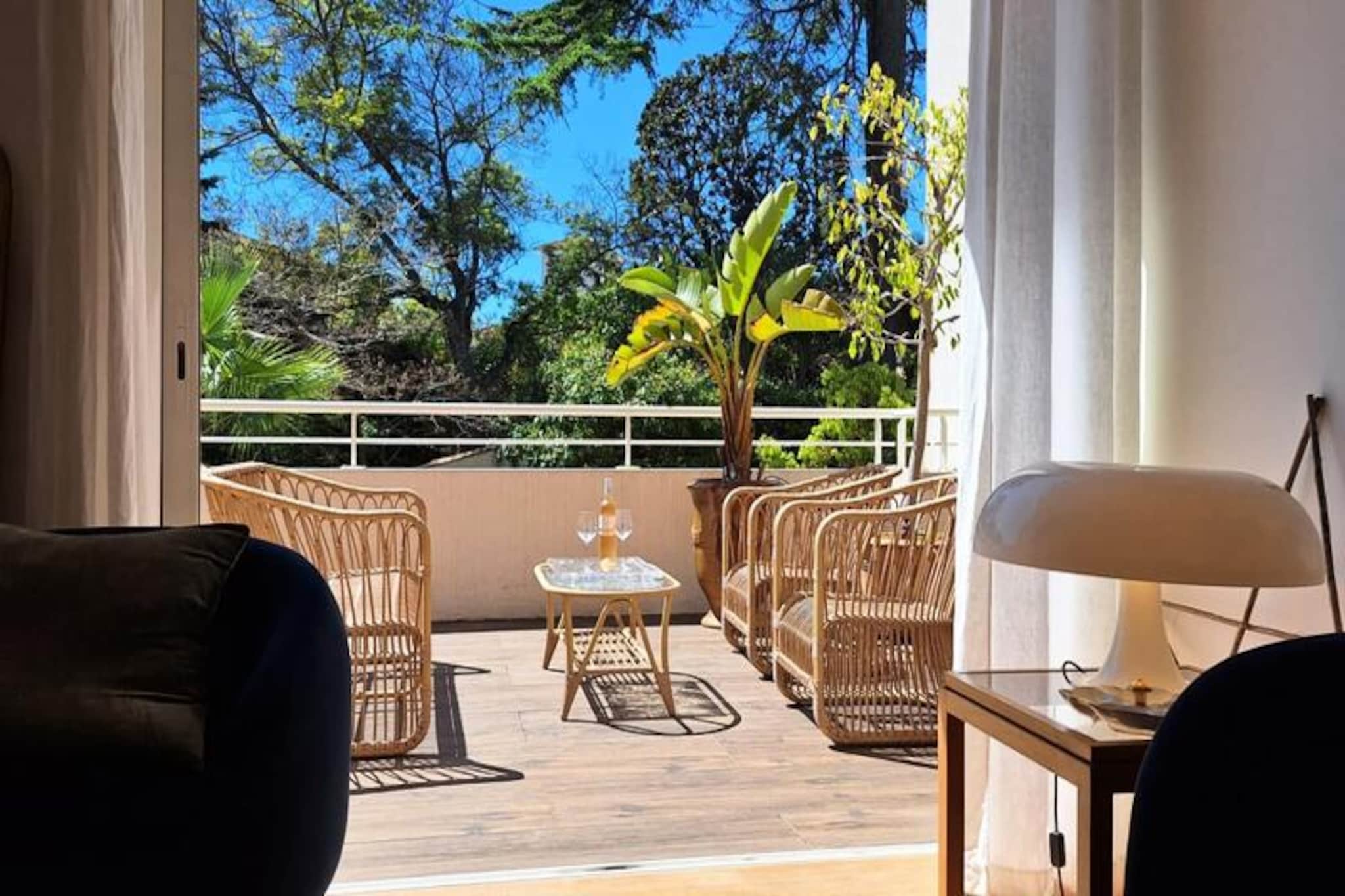 Apartment in Antibes with Pool Access