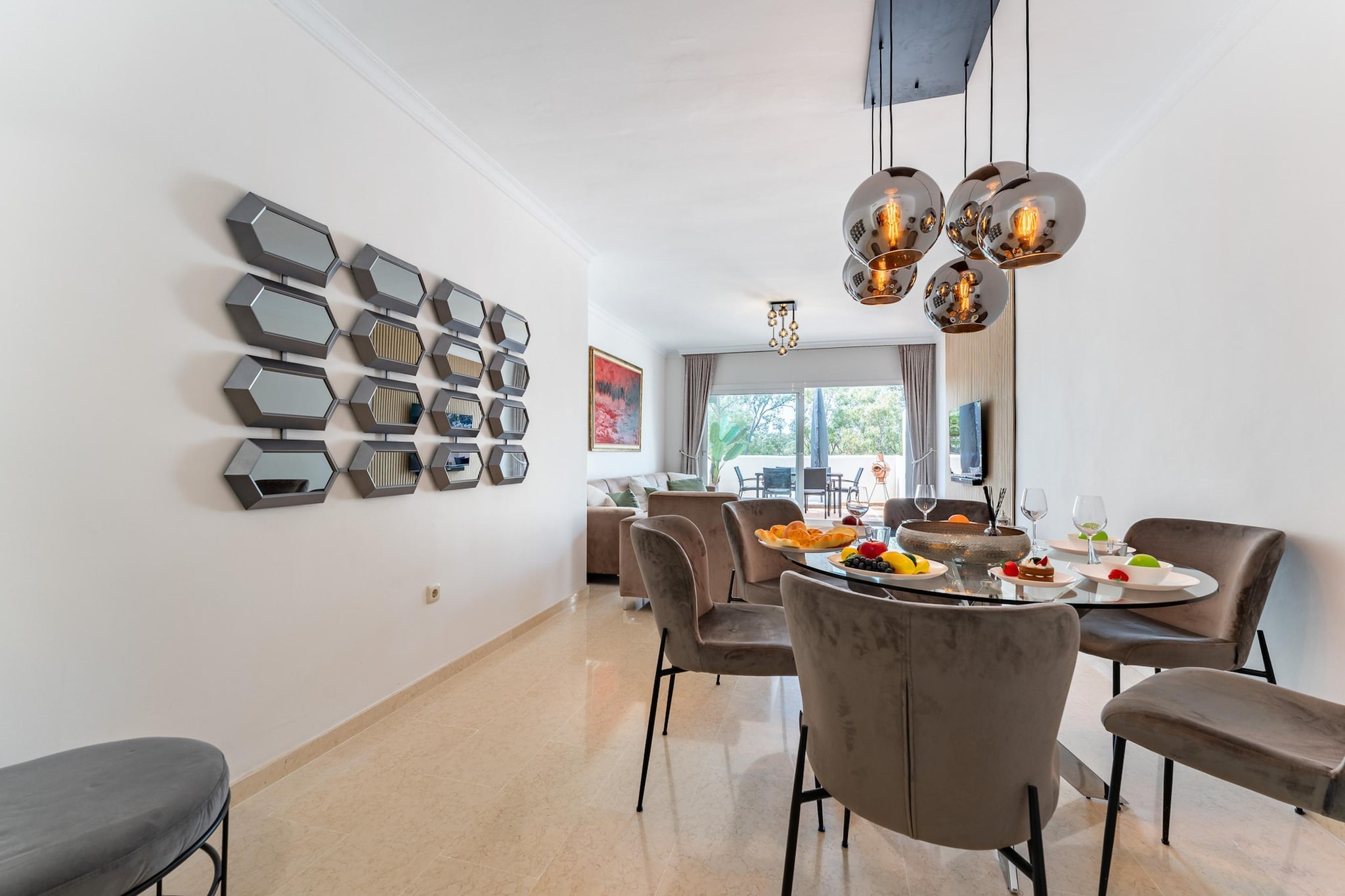 CT 366 - Faro's Silent Dream in Elviria - Marbella-Eetkamer