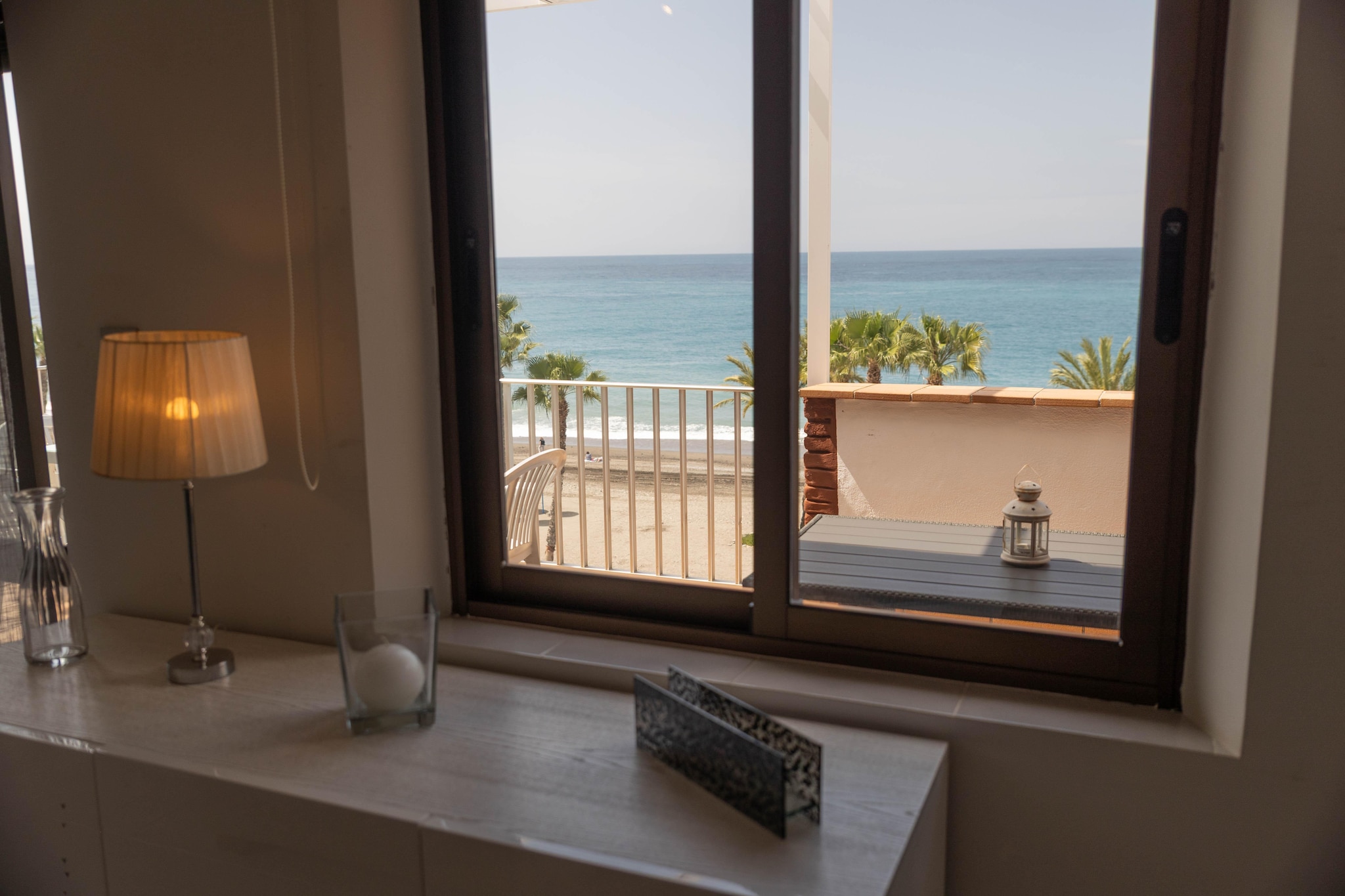 CT 383 GR - Faro's Almuñecar Beachfront for 4-Sfeer