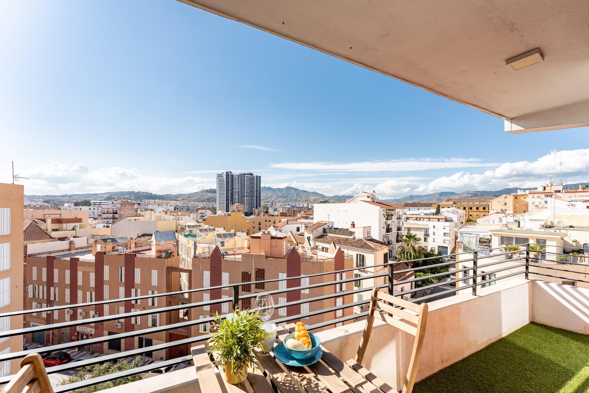 CT 379 - Faro's Malaga Citycenter - Cosy Apartment at Capuchinos for 2-Uitzicht zomer