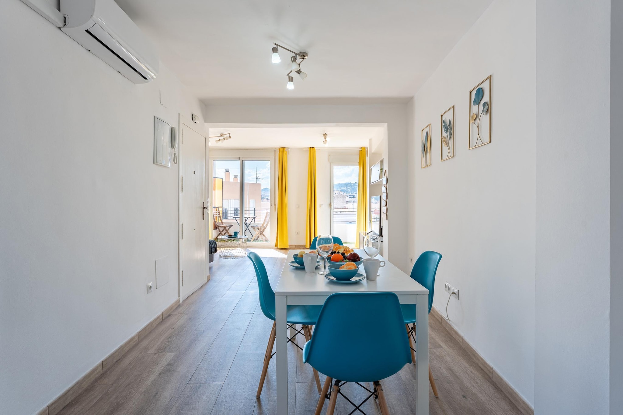 CT 379 - Faro's Malaga Citycenter - Cosy Apartment at Capuchinos for 2-Eetkamer