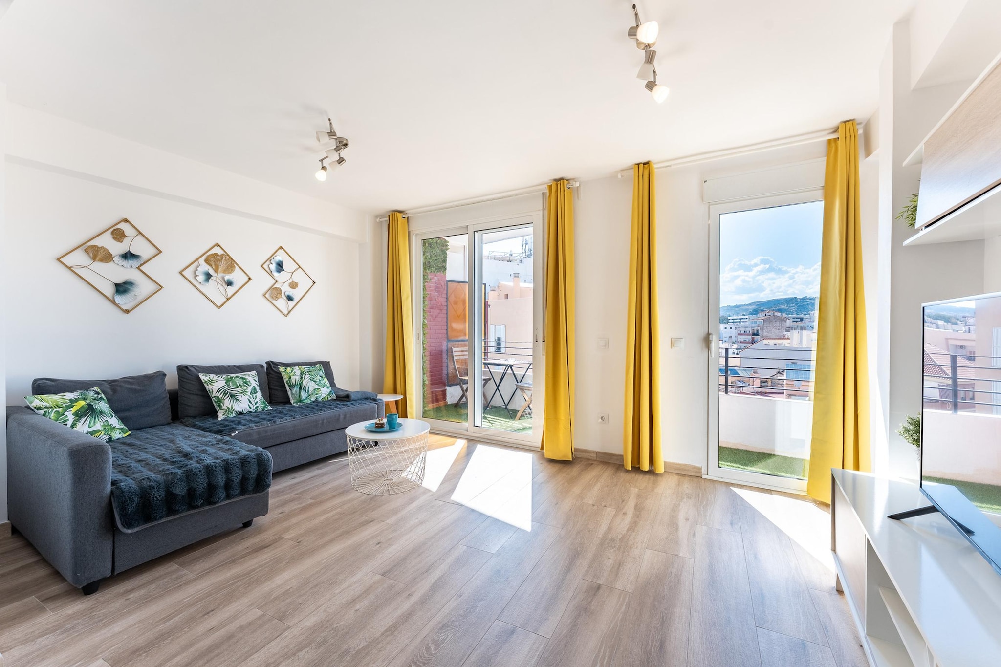 CT 379 - Faro's Malaga Citycenter - Cosy Apartment at Capuchinos for 2-Woonkamer