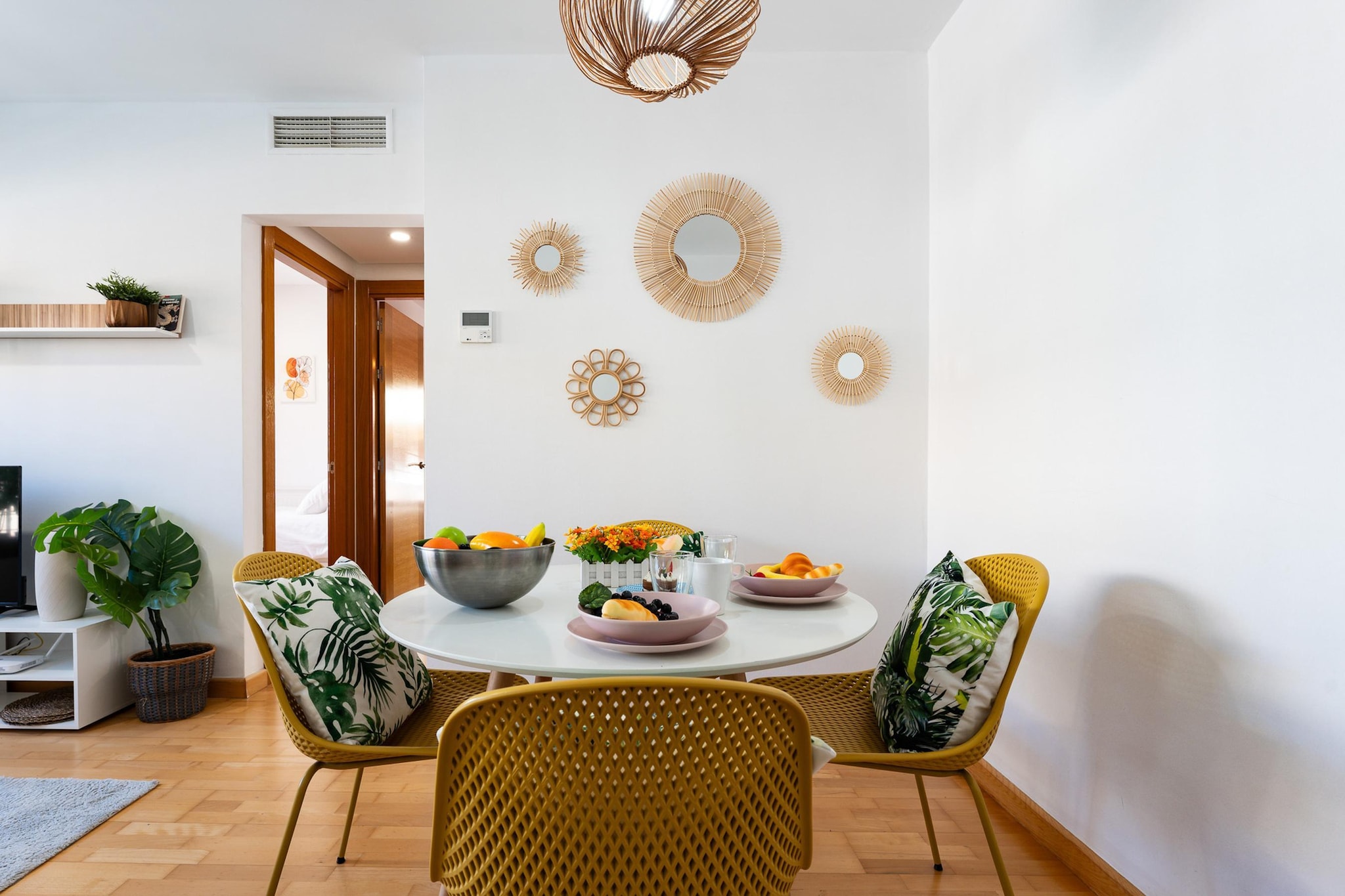 CT 378 - Faro's Malaga Citycenter - Cityapartment for 4 with parking-Eetkamer