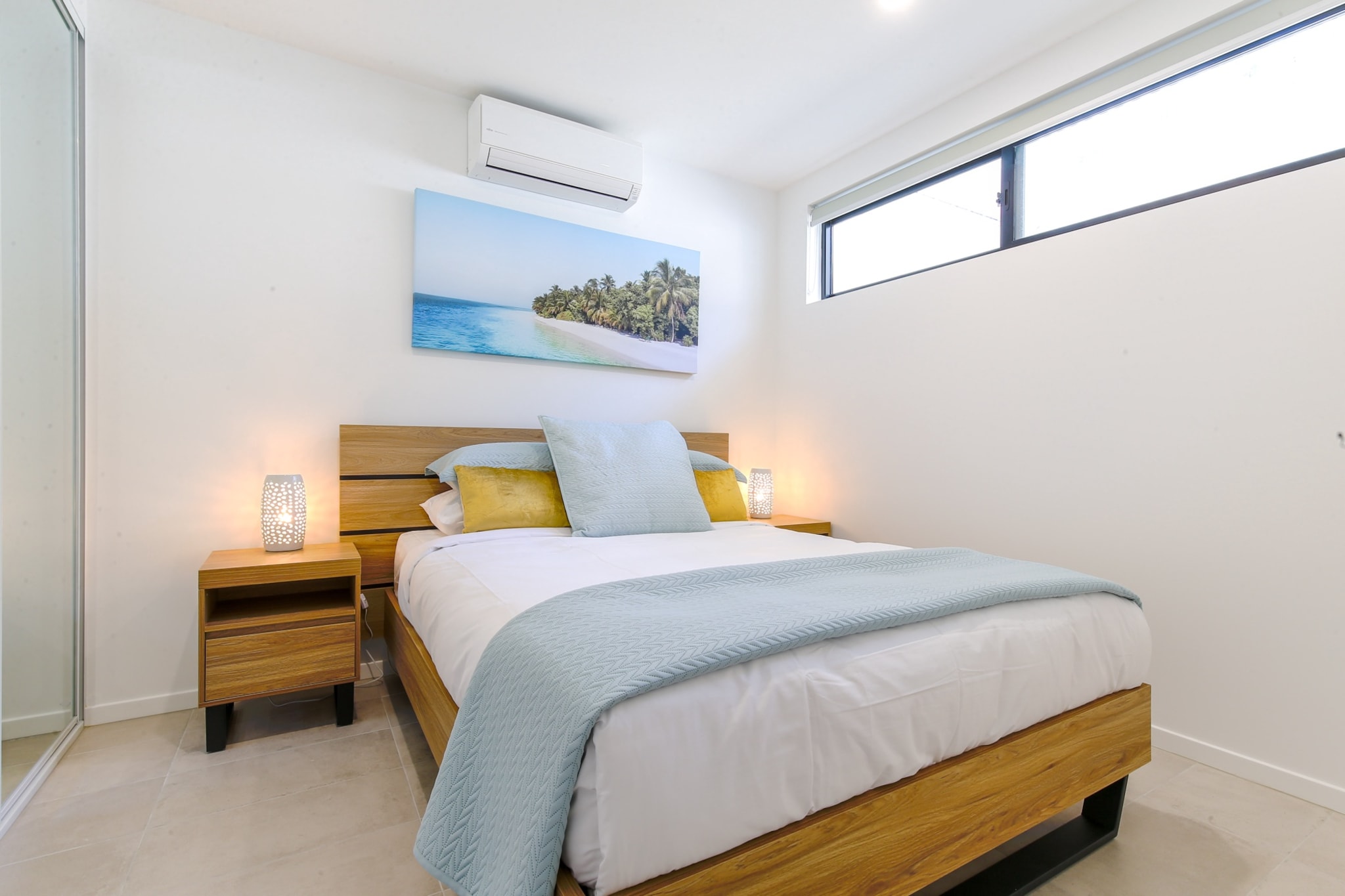 Stunning 1-Bed Bayside Apartment with Superb Views