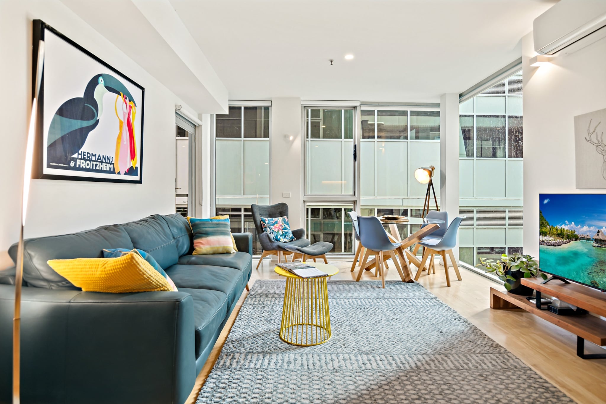 Modern, renovated apartment in Melbourne CBD