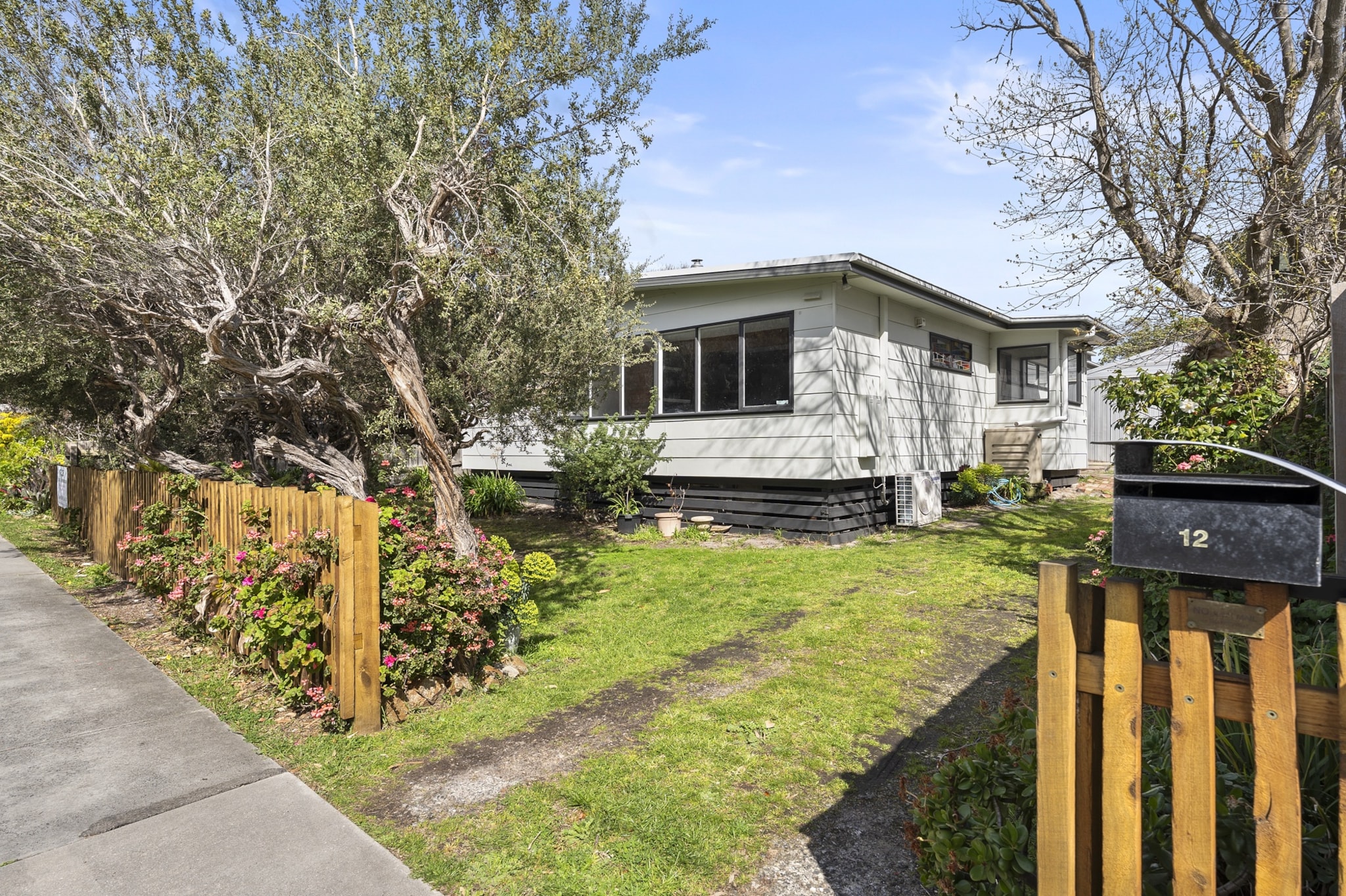Family Retreat with Fireplace and Garden Views