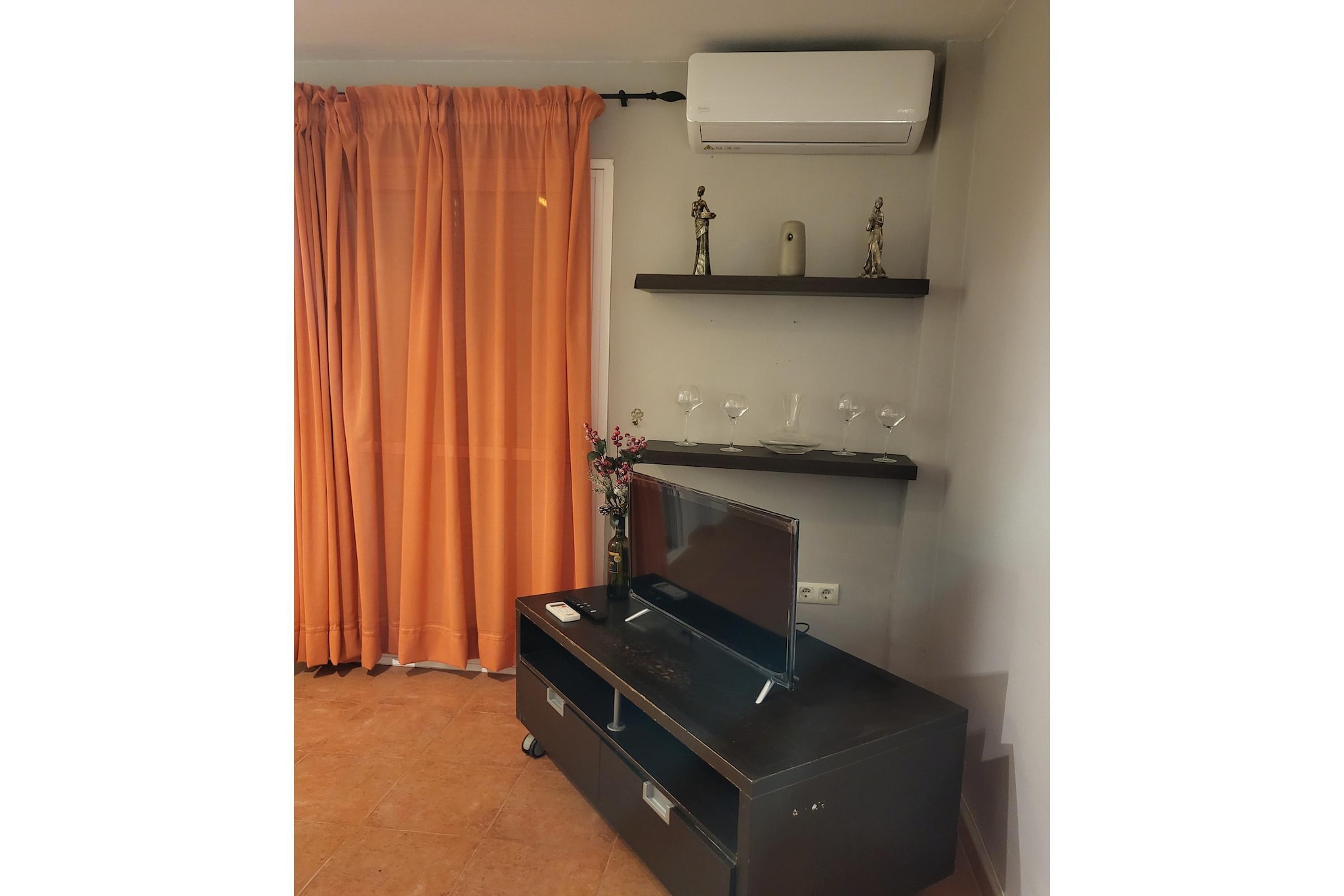 CT 368 AL - Faro's Casa Primera Linea Naturista Veraplaya-Wohnzimmer