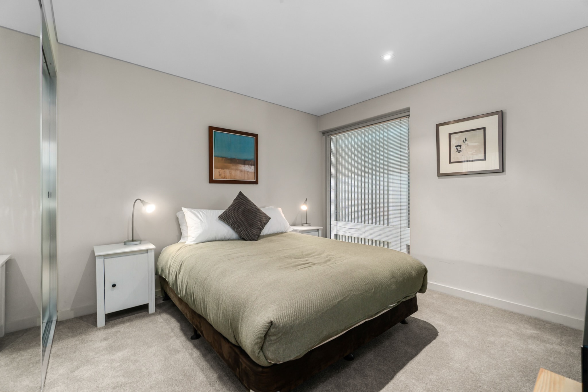 2-Bed City Retreat with Gym and Pool Access