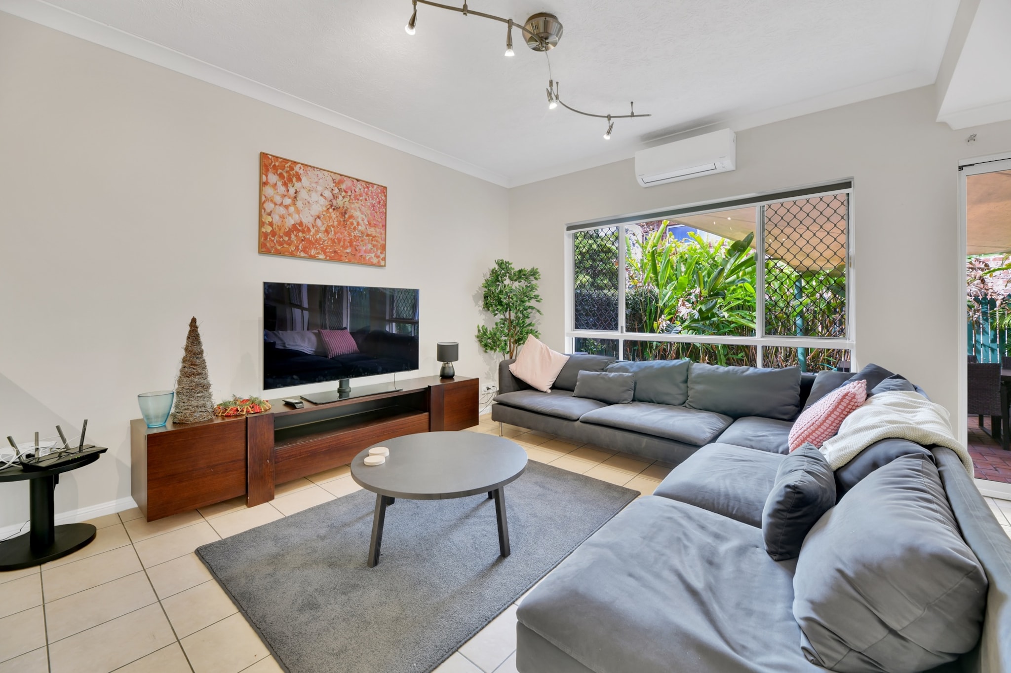 Tranquil 3-Bed Unit with Lush Garden Views
