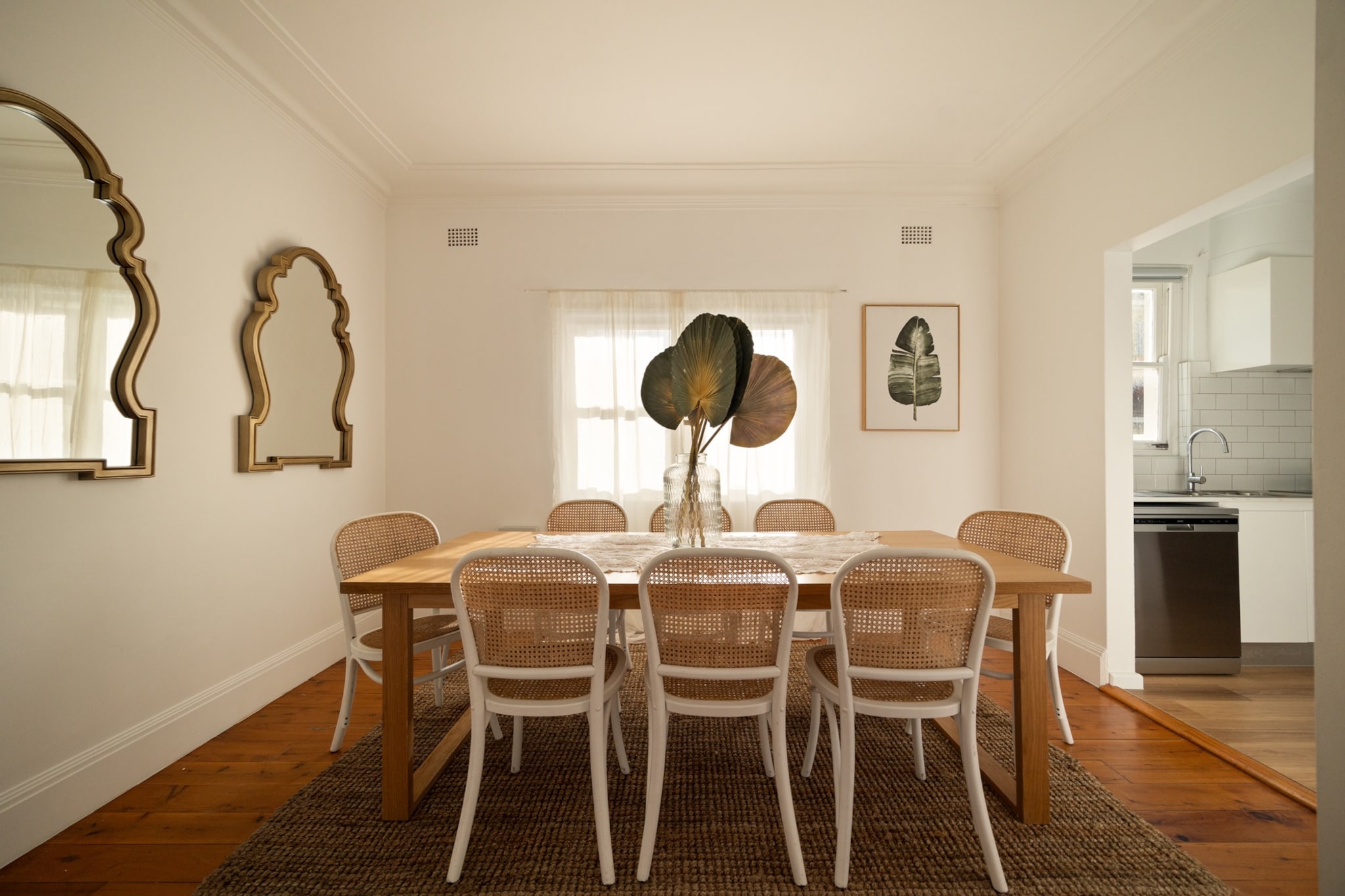 Bed Linen, Fan, Hot Water, Internet Access DSL, Wardrobe, Living room(TV, seating area), Kitchen(dining table, stove, electric kettle, toaster, oven, microwave, dishwasher, fridge, dishes and cutlery, Wine glasses), bedroom(Queen Bed), bedroom(double bed), bedroom(Queen Bed), bathroom(washing machine, iron, hairdryer, Towels/Sheets (Incl.), shampoo, body soap, Essentials, Conditioner, Shower gel), First Aid, air conditioning, Cooking basics, Baking sheet, Long term stays allowed, Room-darkening shades