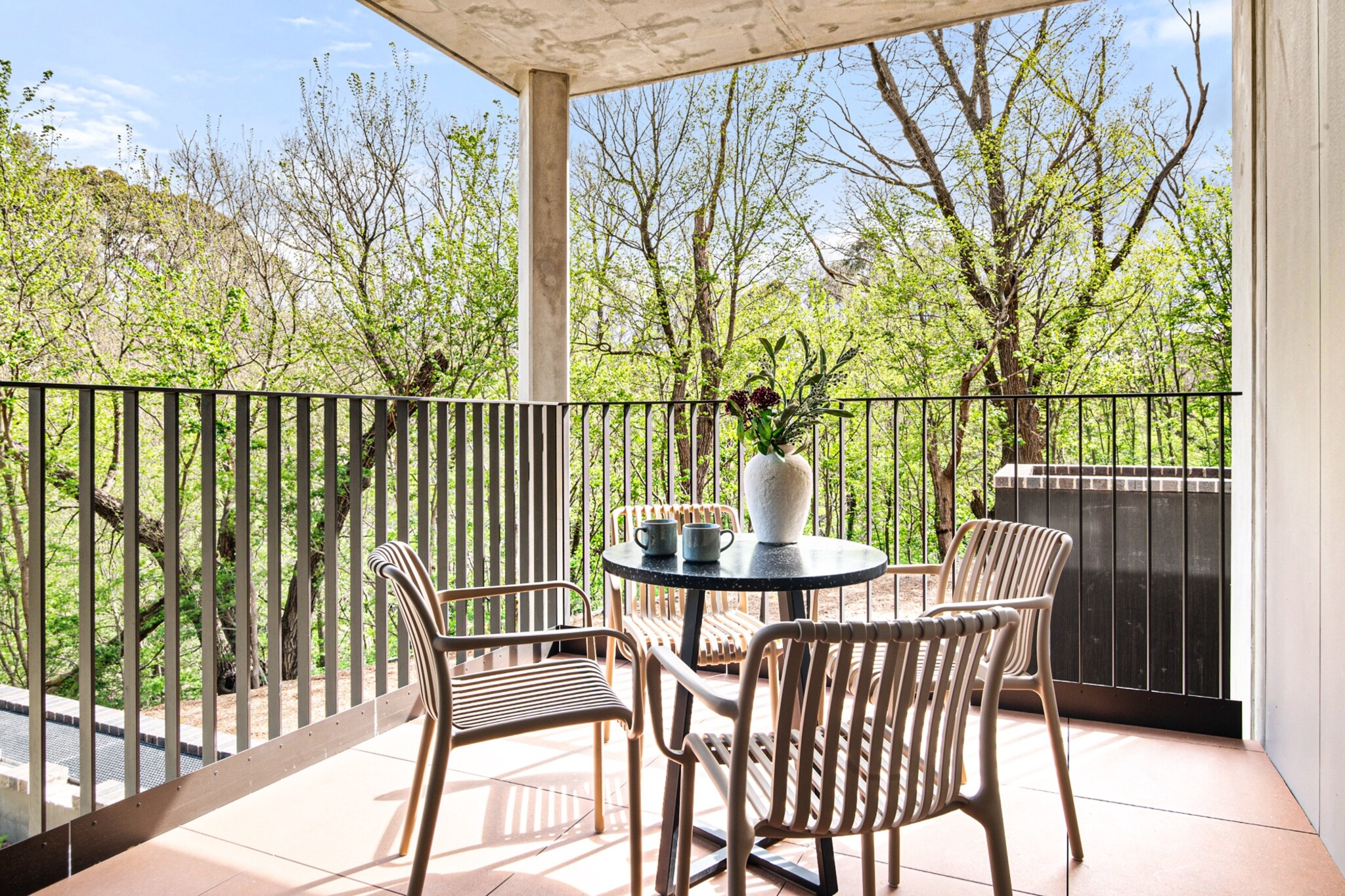 Brand-New 2-Bed with Rooftop Access