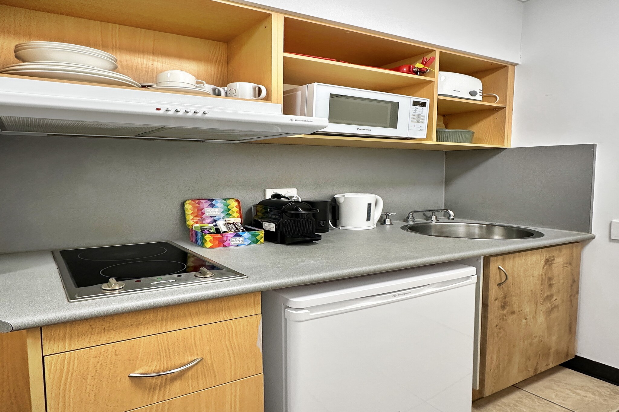 Brisbane Apt Near Dining, Shops and River Walks