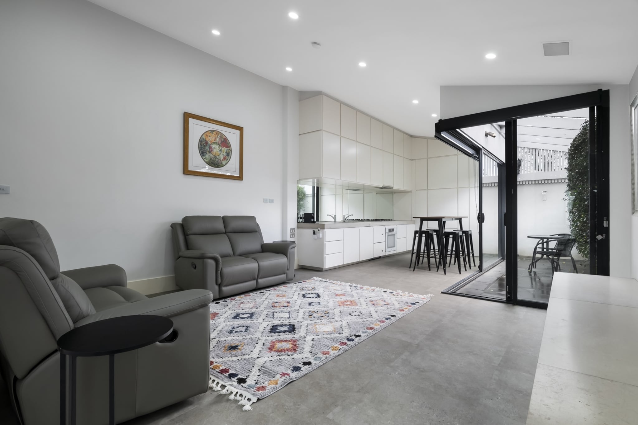 Stylish 2BR House, Walk to Parks & CafÃ¨s