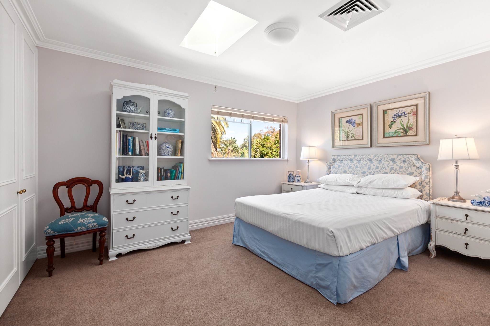 Family Retreat with Outdoor Courtyard