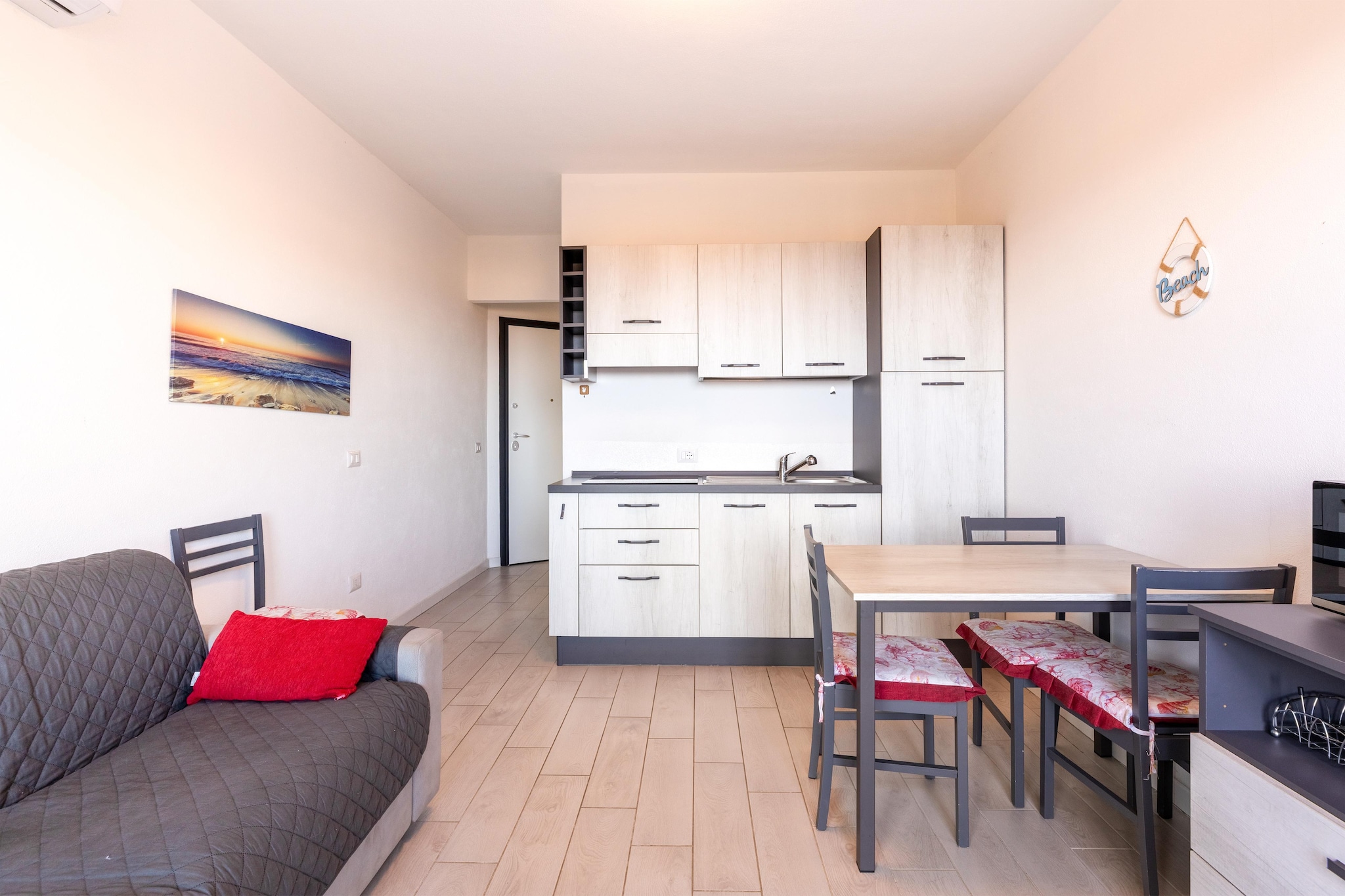 Apartment in with swimming pool and sea view