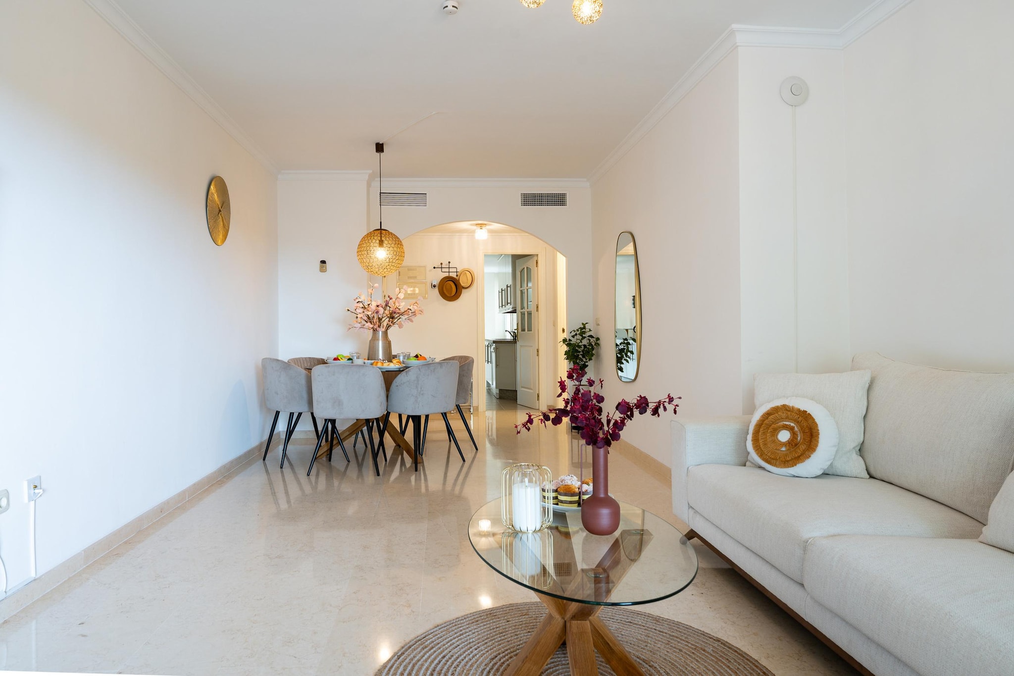 CT 375 - Faro's Cozy Dream in Elviria - Marbella-Eetkamer