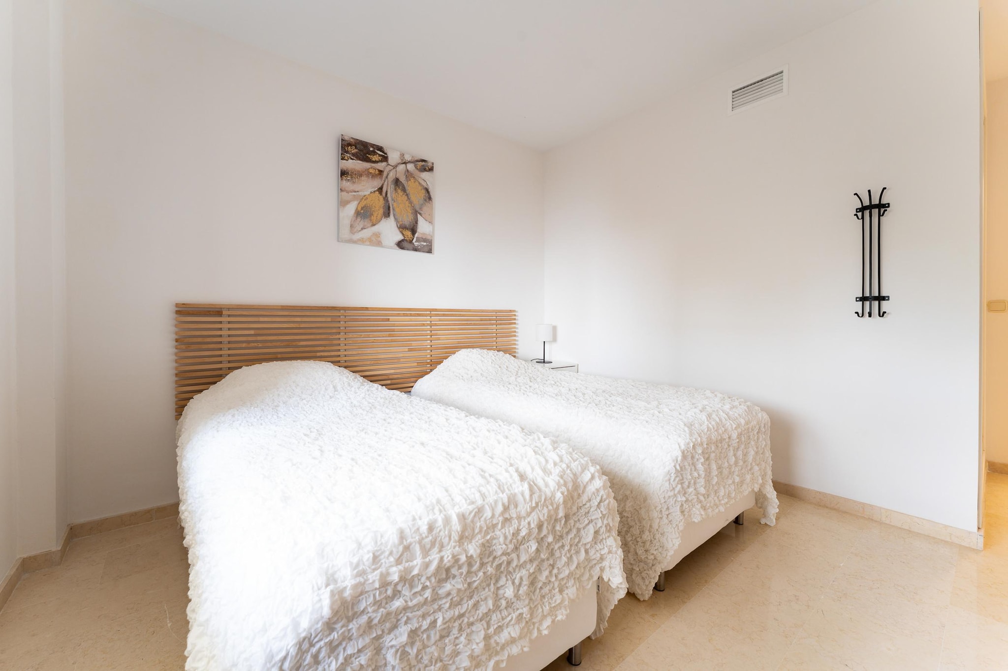 CT 375 - Faro's Cozy Dream in Elviria - Marbella-Slaapkamer