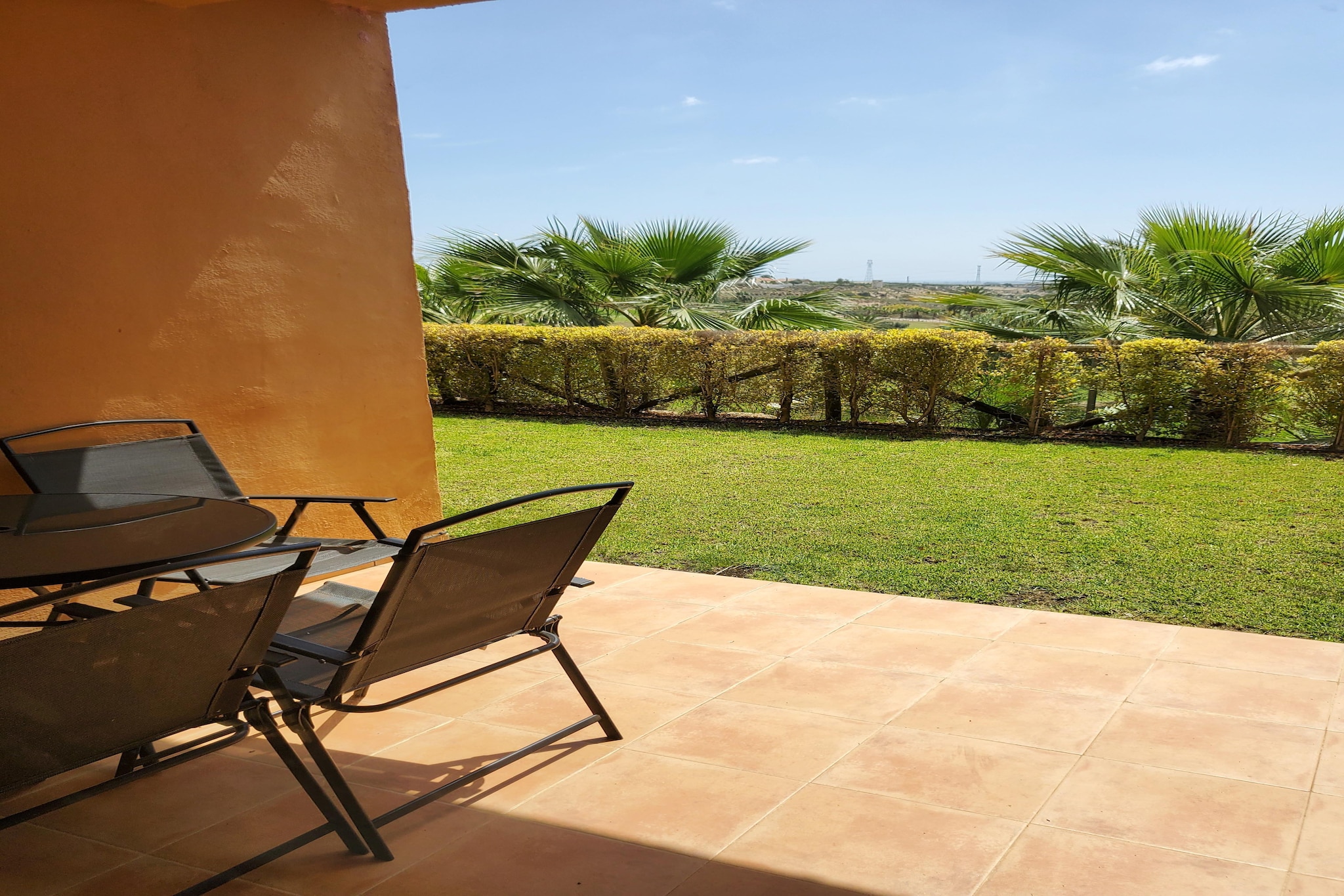 CT 347 AL - Faro's Gardenapartment - Valle del Este-Gardens in summer