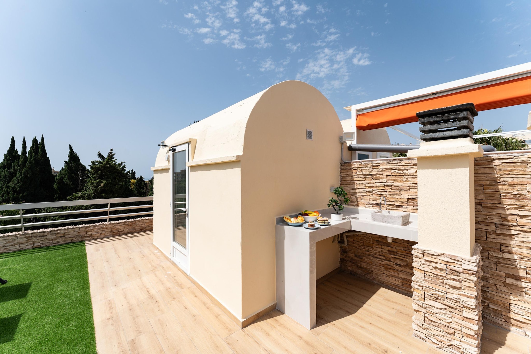 CT 393 - Faro's Soulrise Rooftop - Marbella Beach-Terrasbalkon