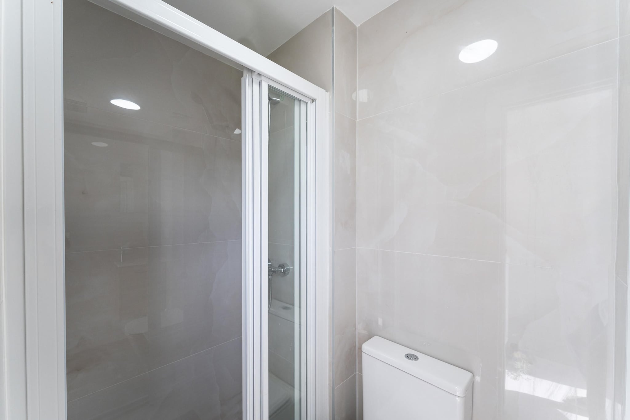 CT 393 - Faro's Soulrise Rooftop - Marbella Beach-Badkamer