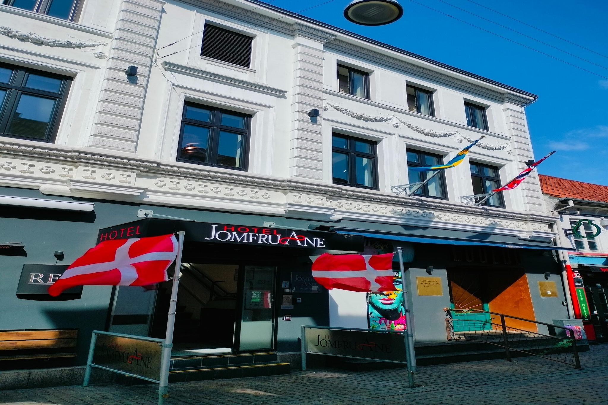 Jomfru Ane Standard Double-Hal-ontvangst