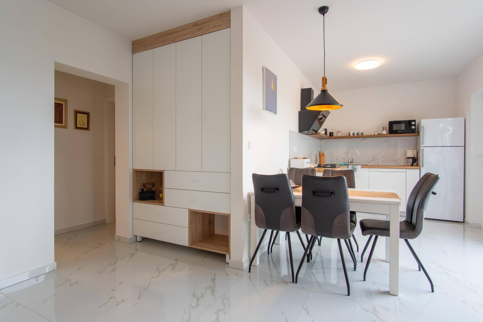 Beach house Festini-Eetkamer