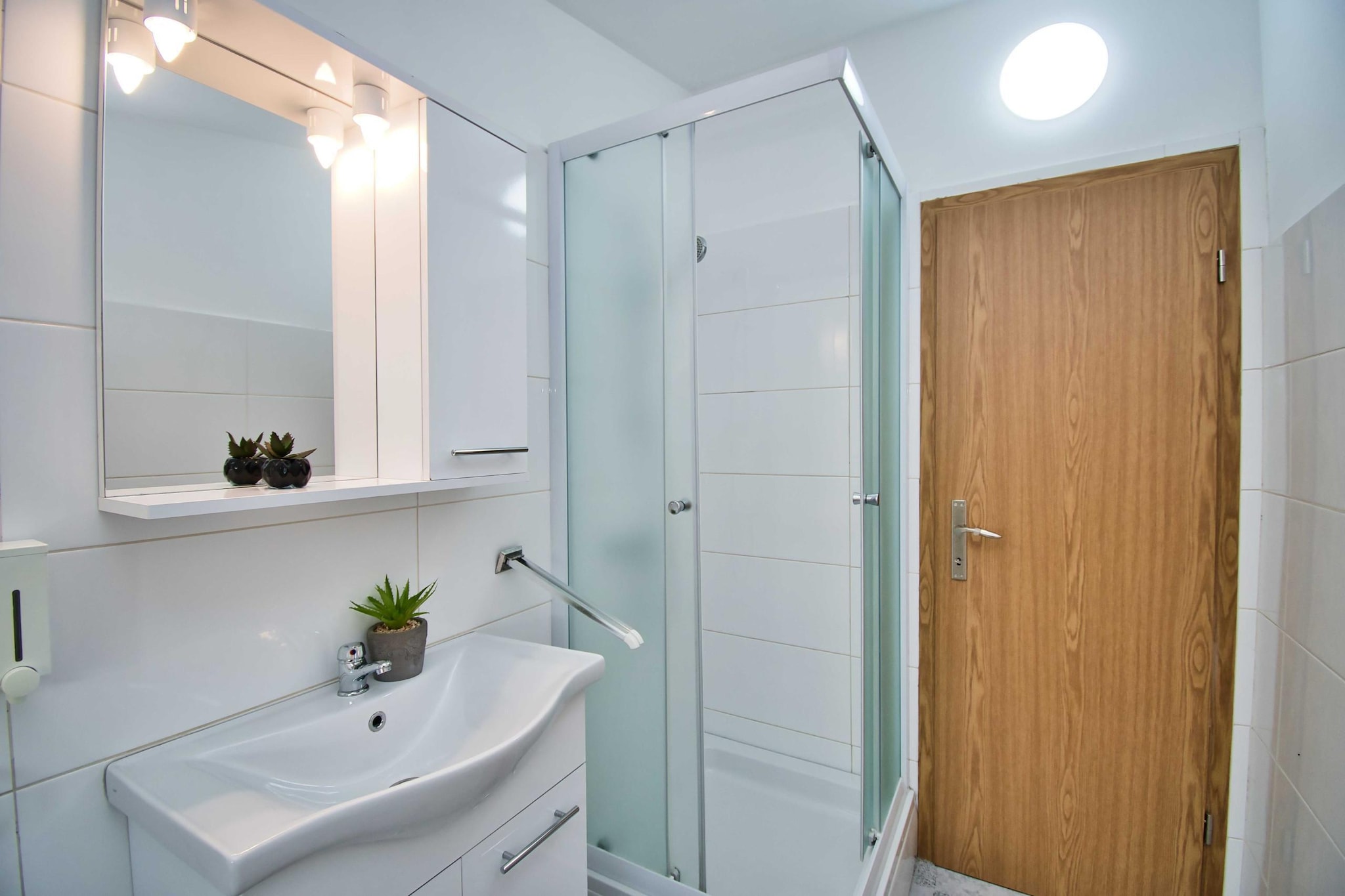 Apartment Visocane with private pool-Badkamer