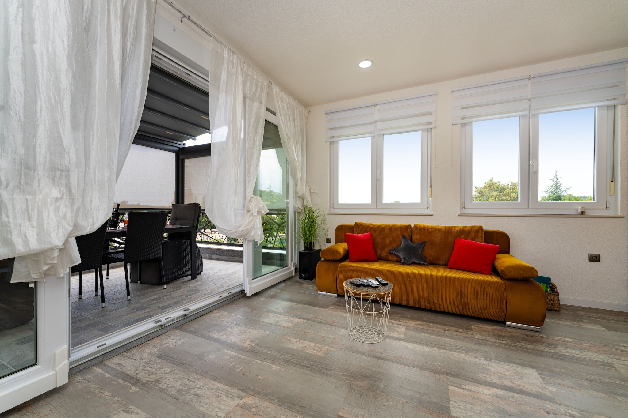 Sea view penthouse Nikita-Salon