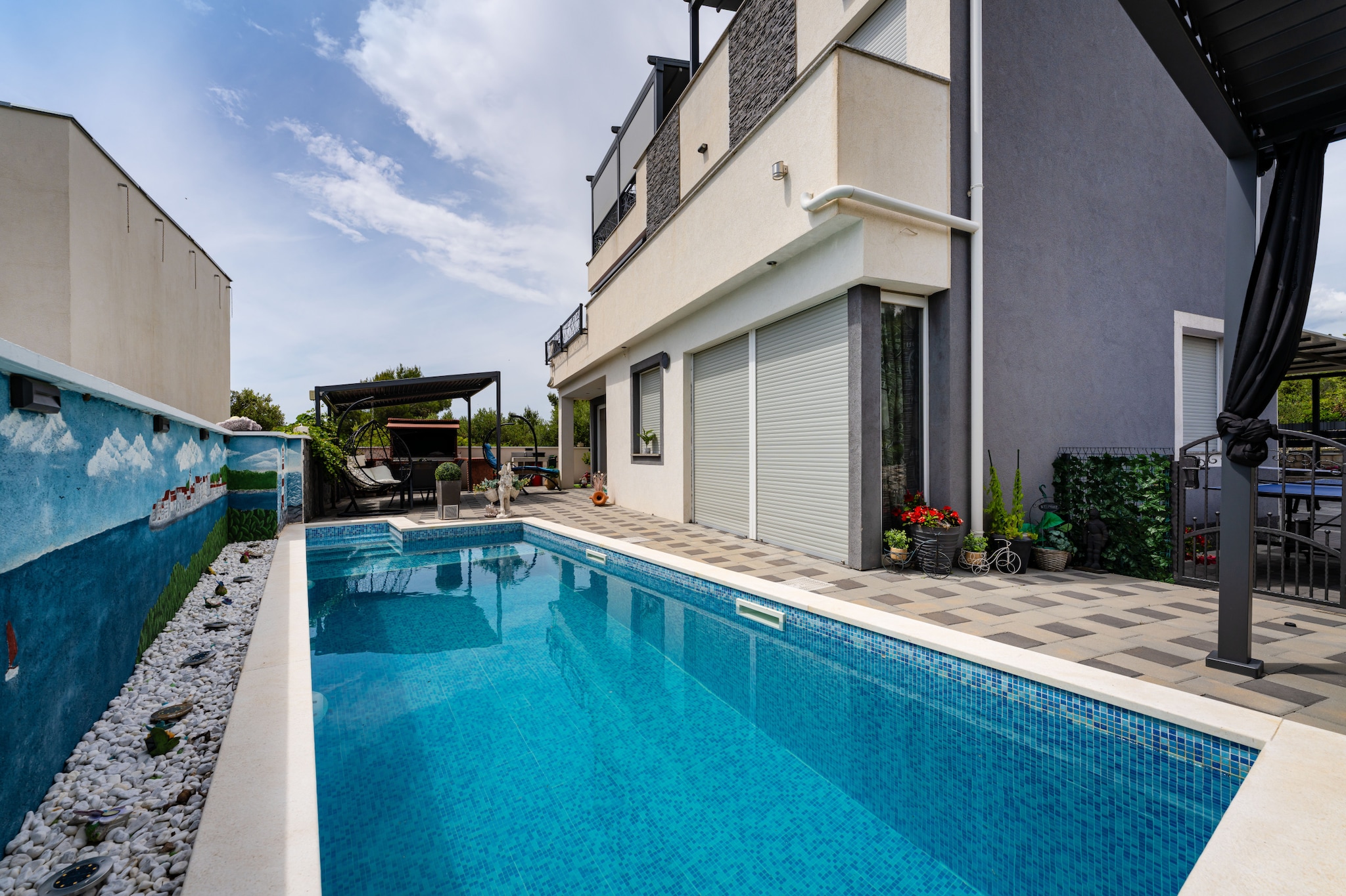 Apartment Nikita with private pool-Piscine