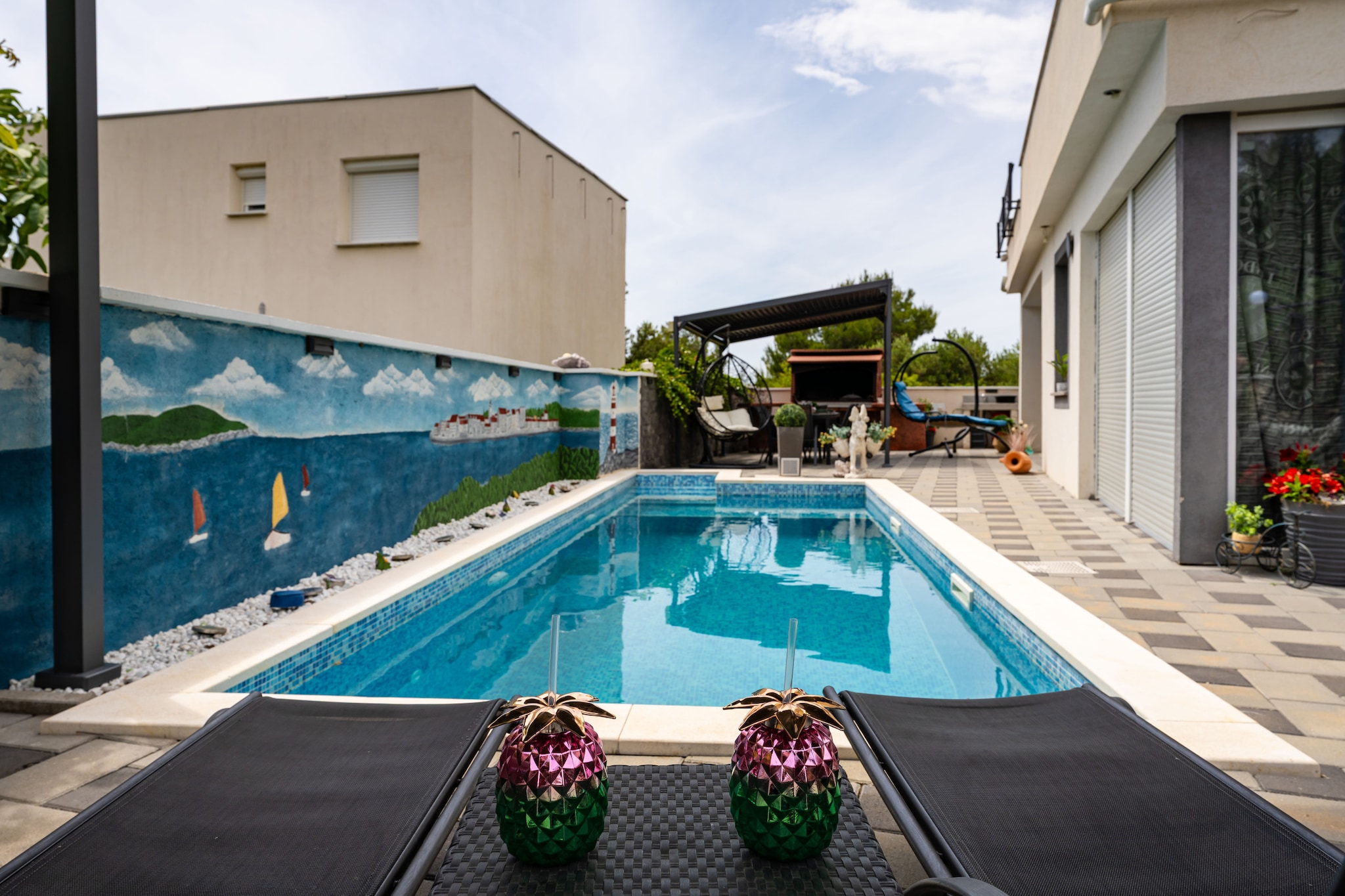 Apartment Nikita with private pool-Piscine