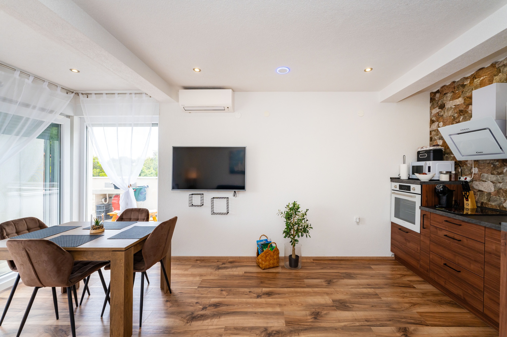 Apartment Nikita with private pool-Cuisine