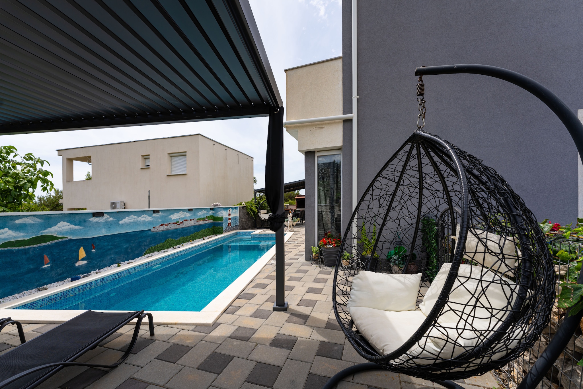 Apartment Nikita with private pool-Piscine