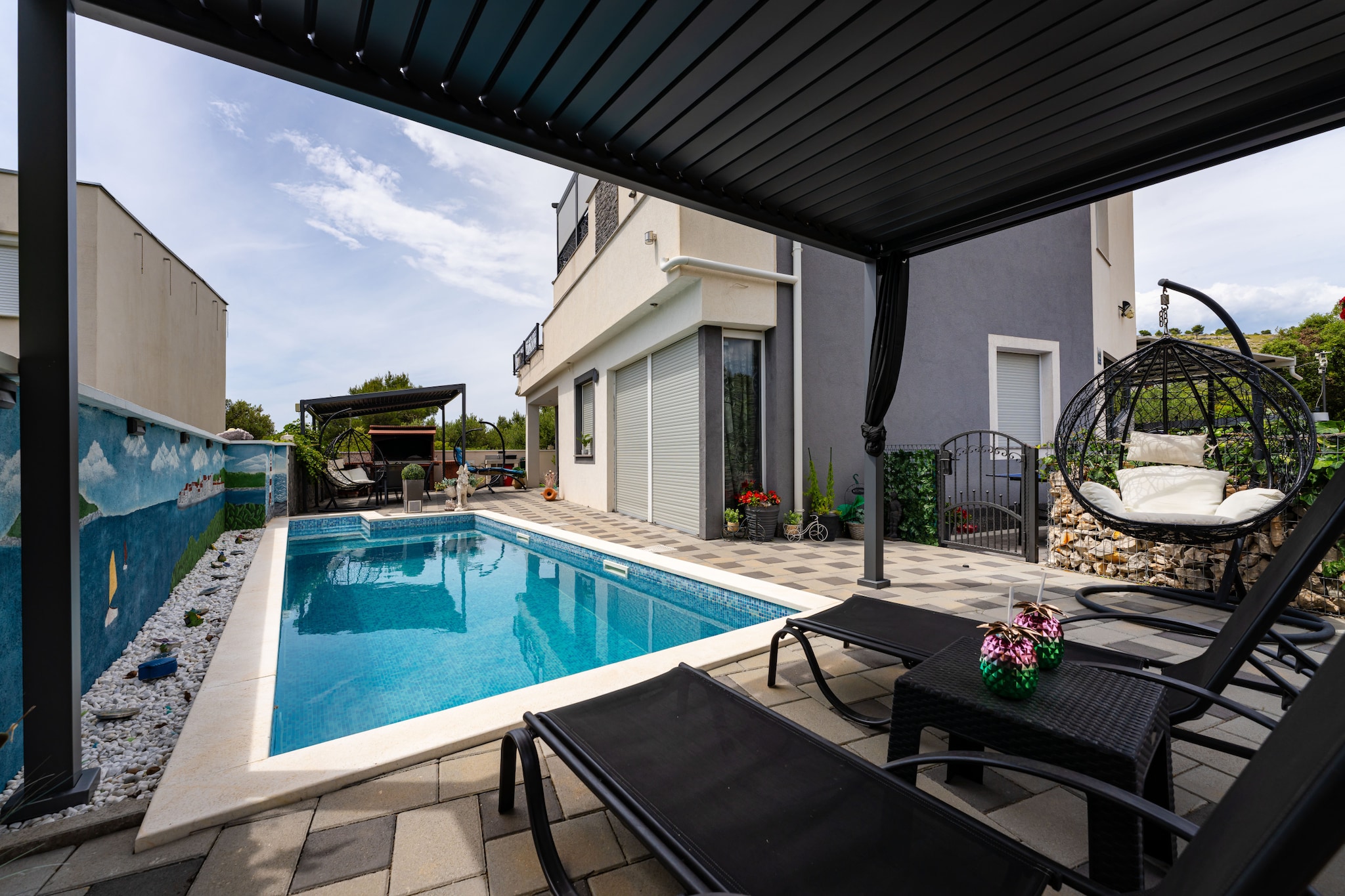 Apartment Nikita with private pool-Piscine