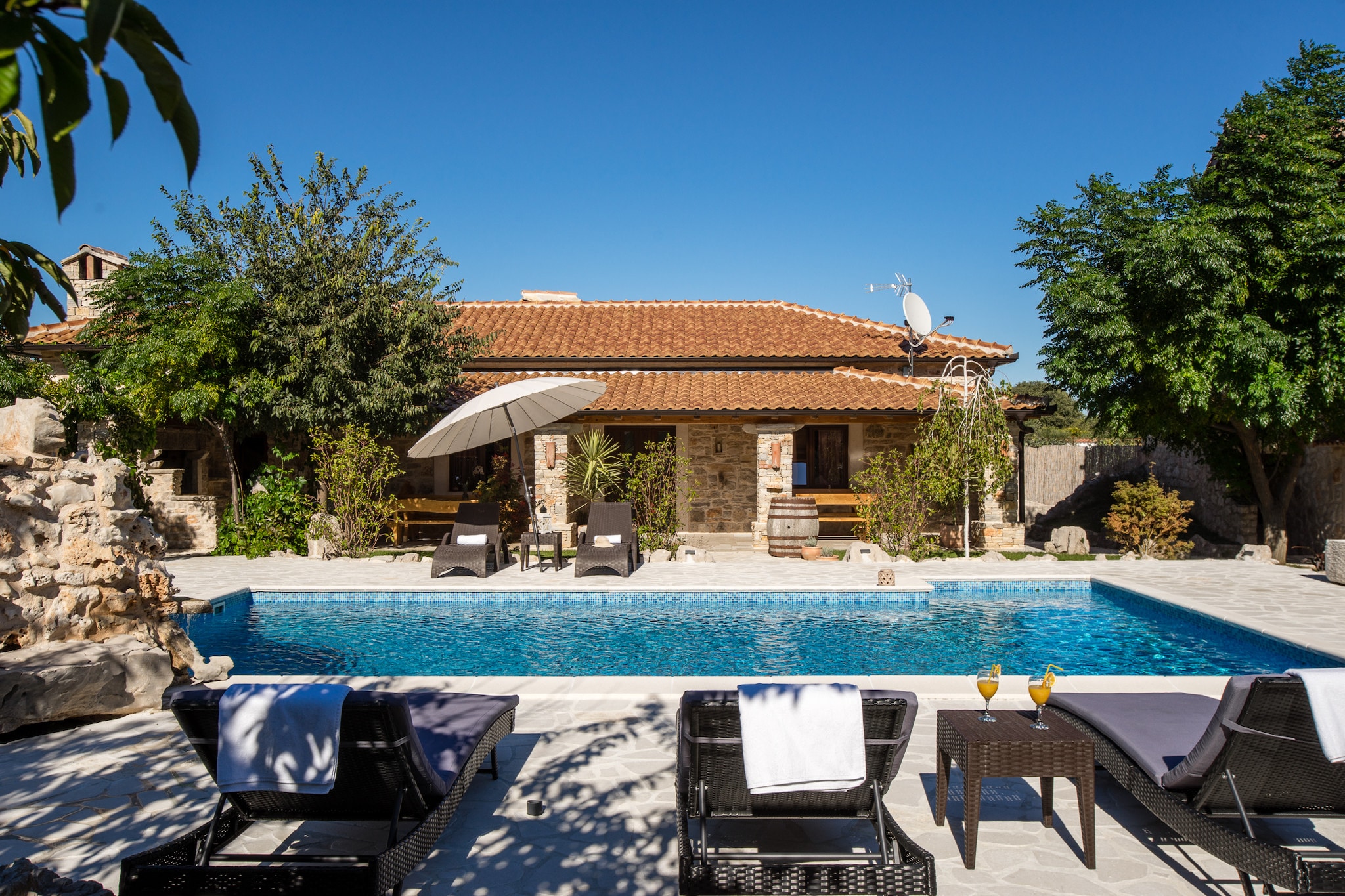 Villa Olea with private heated pool-Zwembad