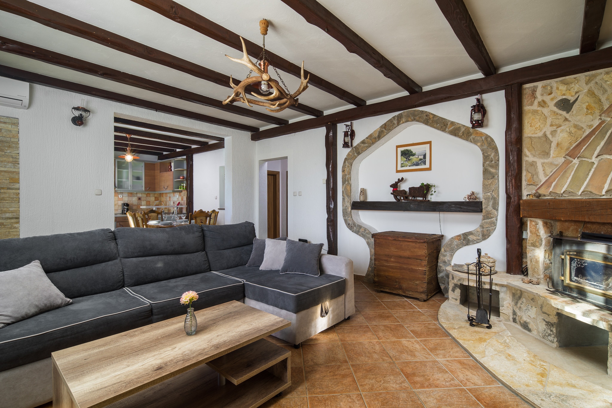 Villa Olea with private heated pool-Woonkamer