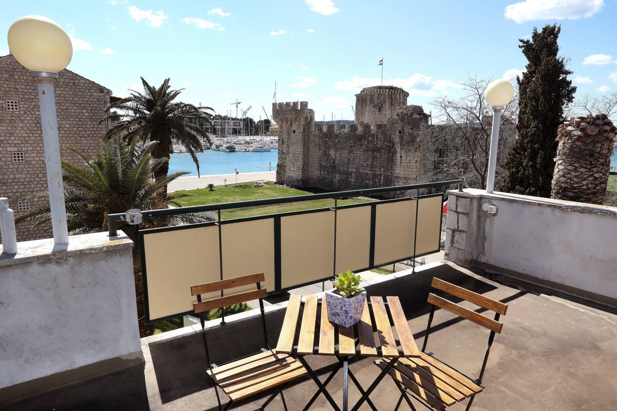 M Apartment Trogir-Terrasbalkon