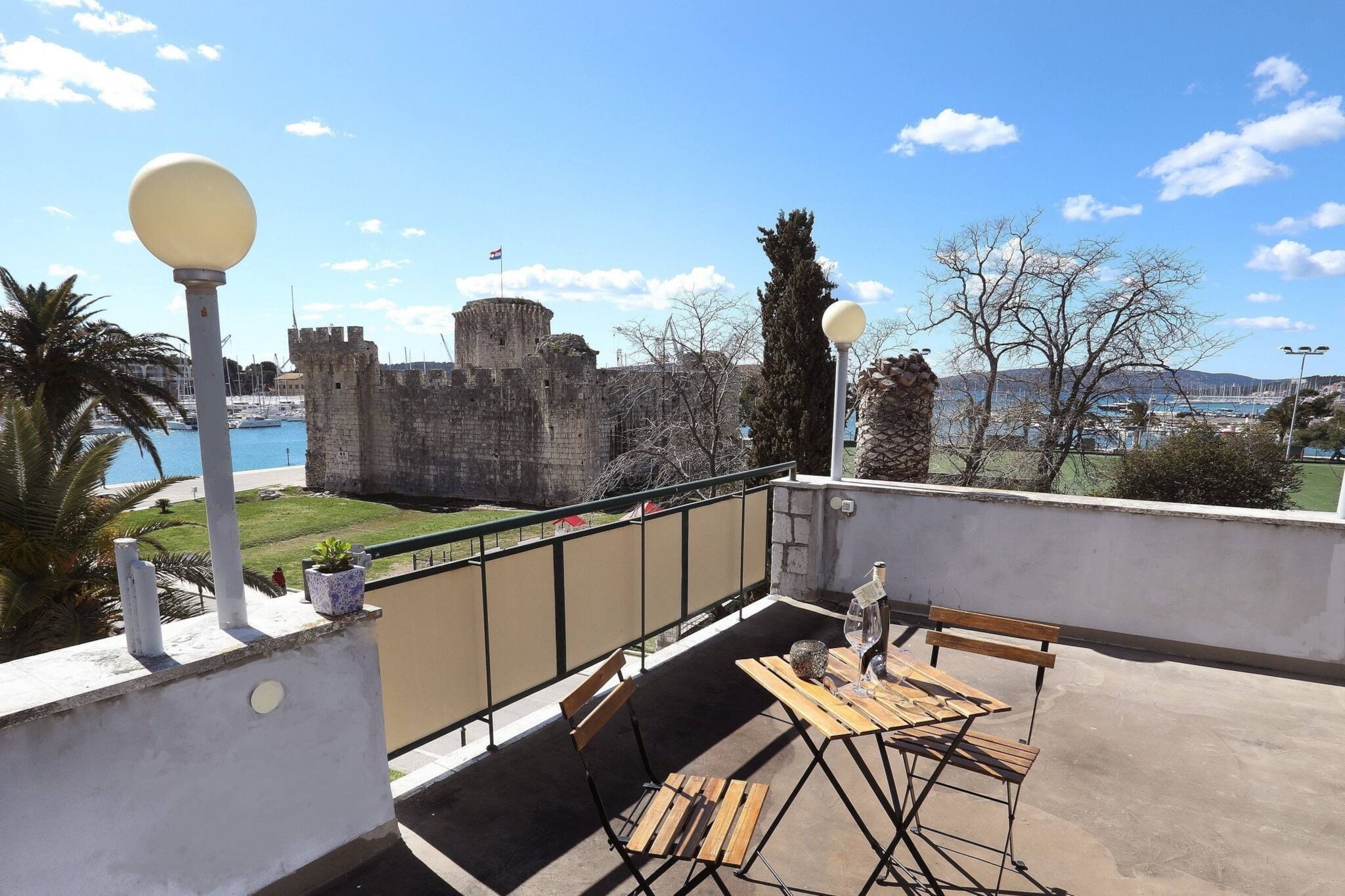 M Apartment Trogir-Terrasbalkon