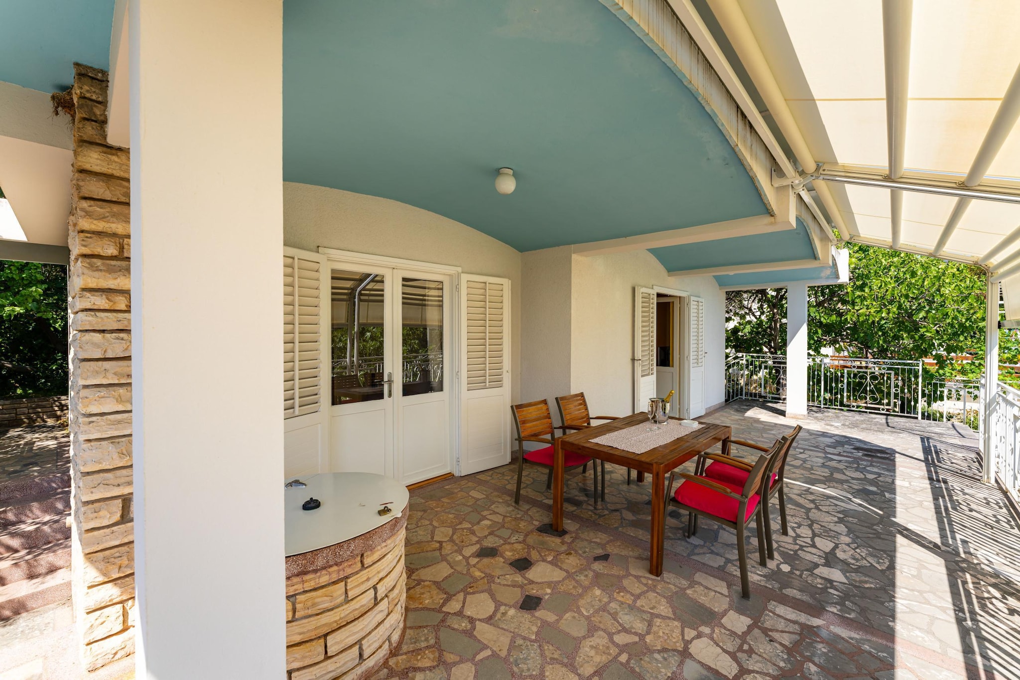 Vacation house Maslenica-Terrasse / balcon