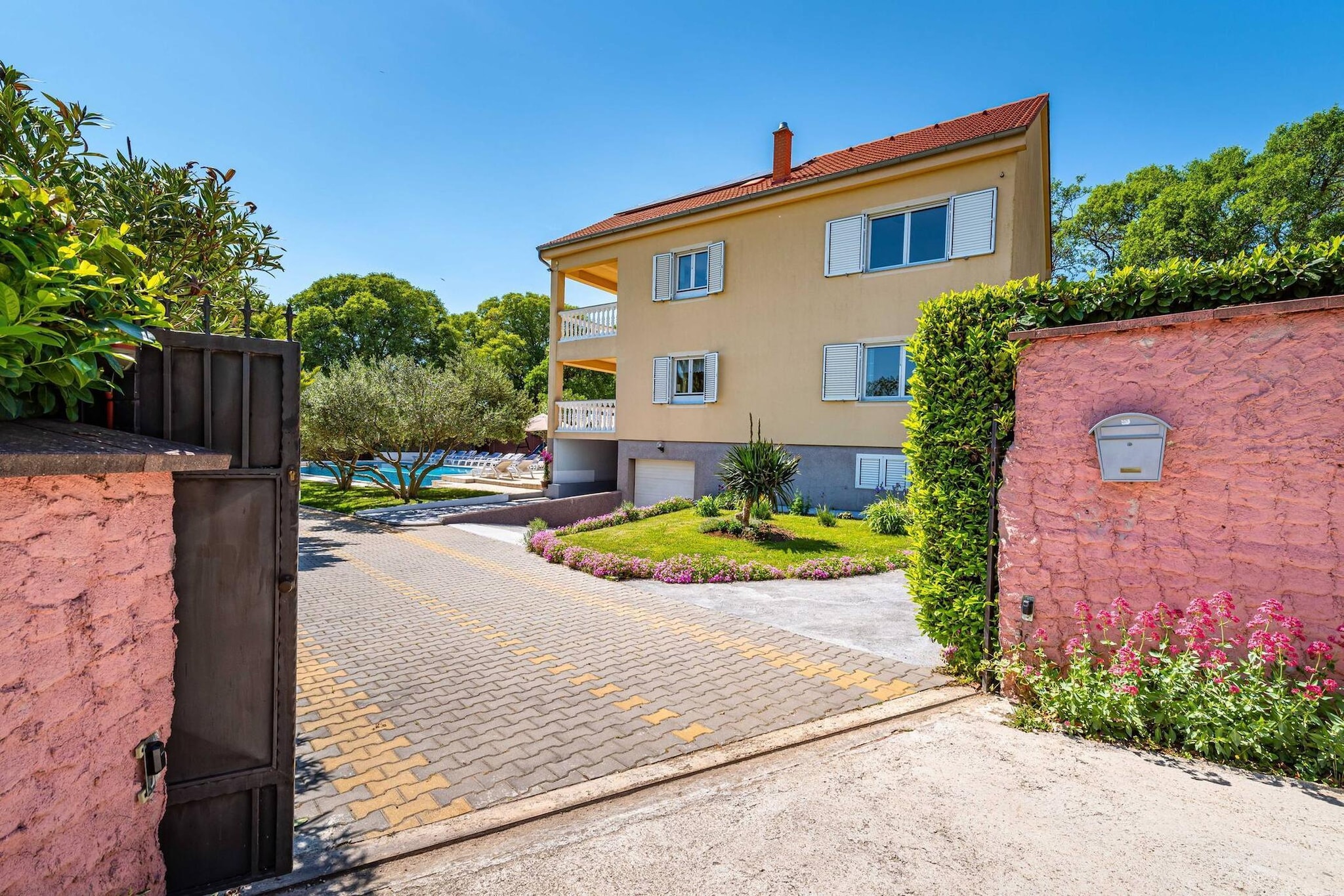 Momo´s Paradise-Buitenkant zomer