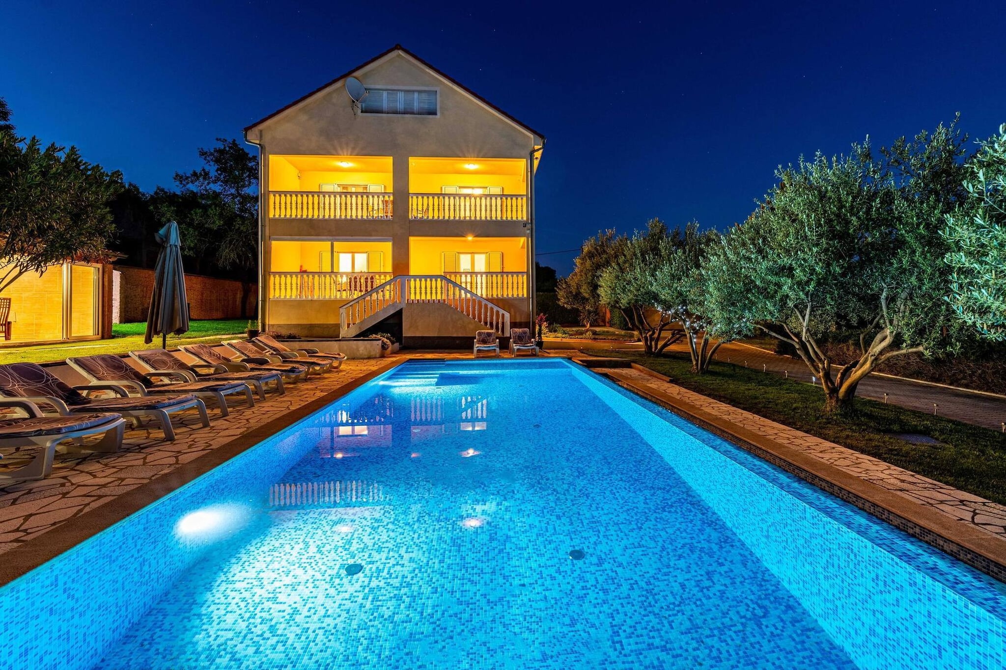 Momo´s Paradise-Buitenkant zomer