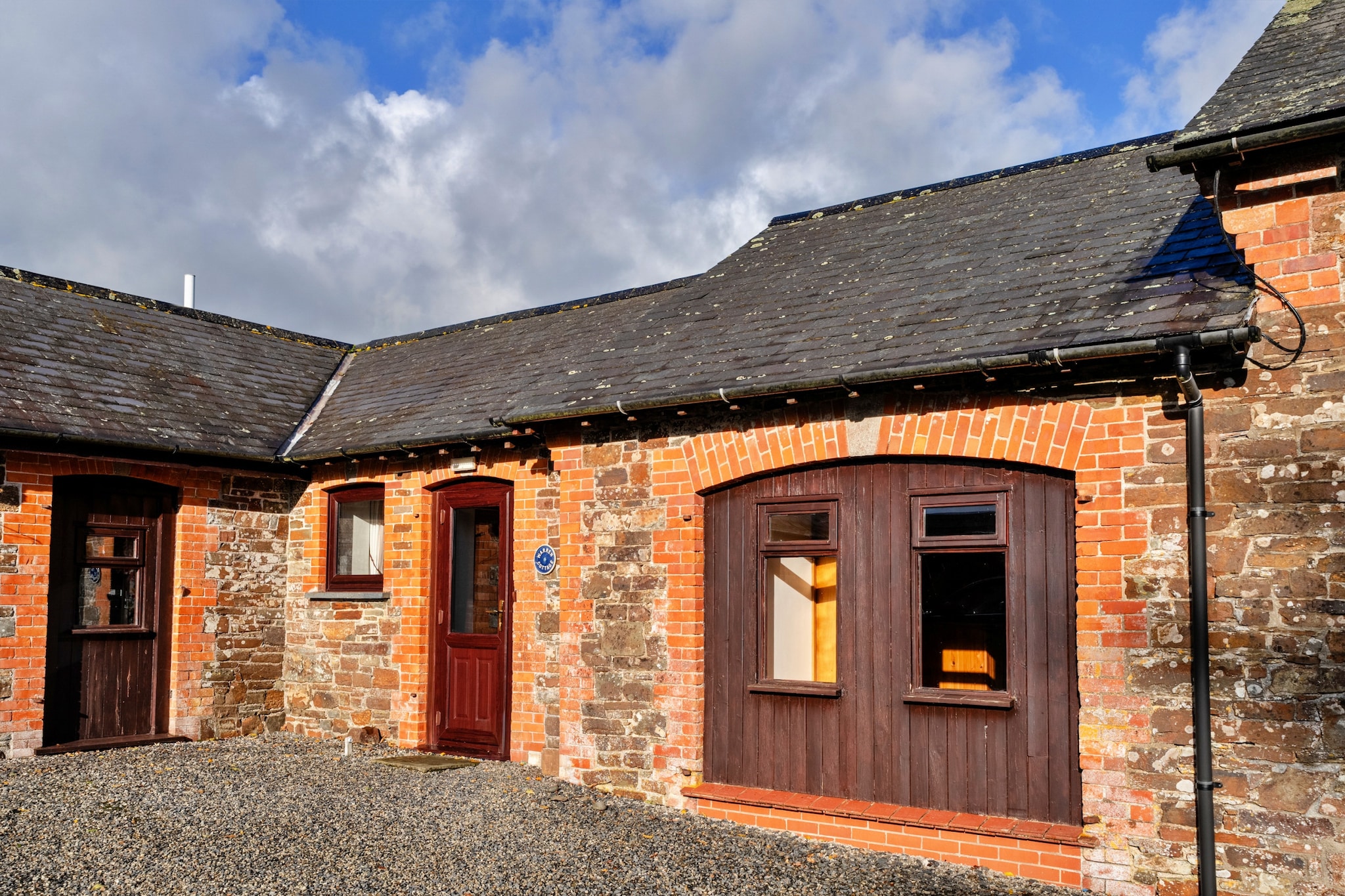 Warren Cottage, Stowford - Buitenkant zomer