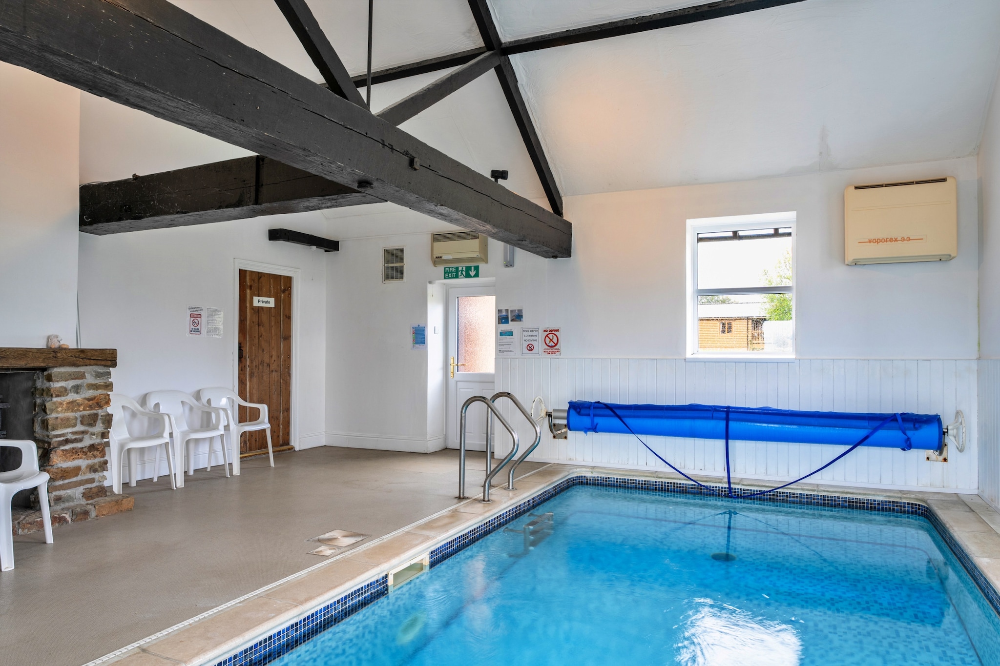 Tarka's Holt Log Cabin, Stowford - Zwembad