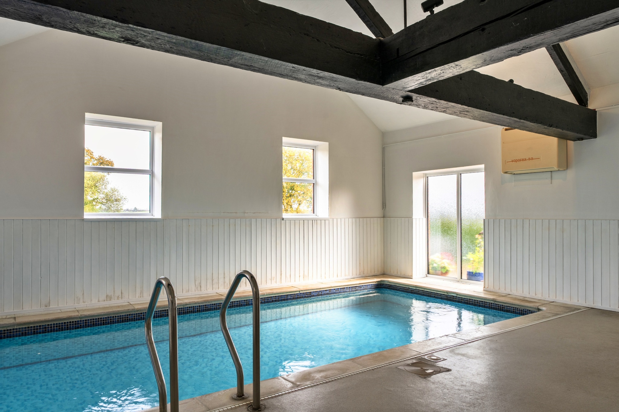 Tarka's Holt Log Cabin, Stowford - Zwembad