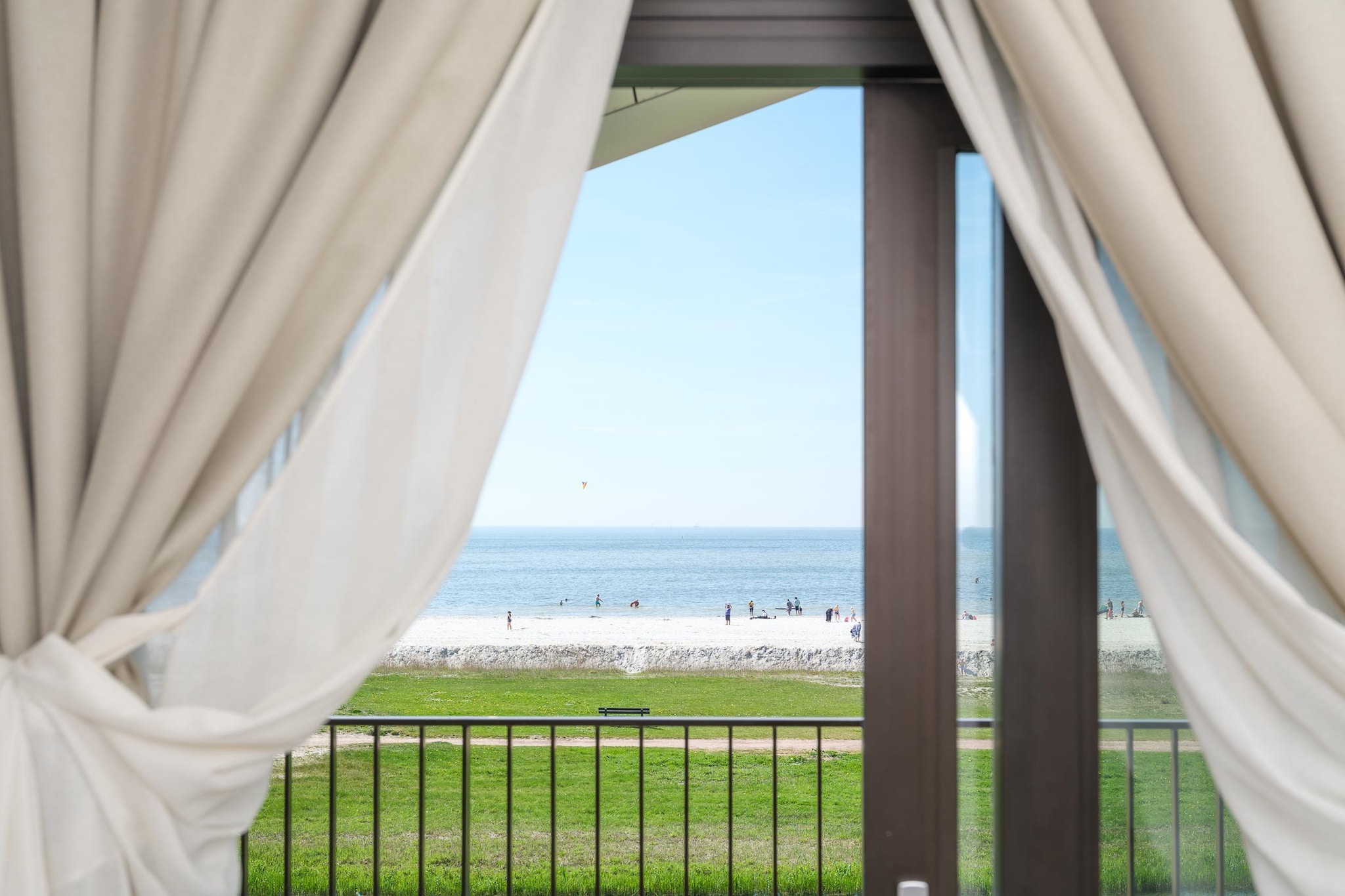 Luxury Beach Apartment | 6 Pers. - Uitzicht zomer
