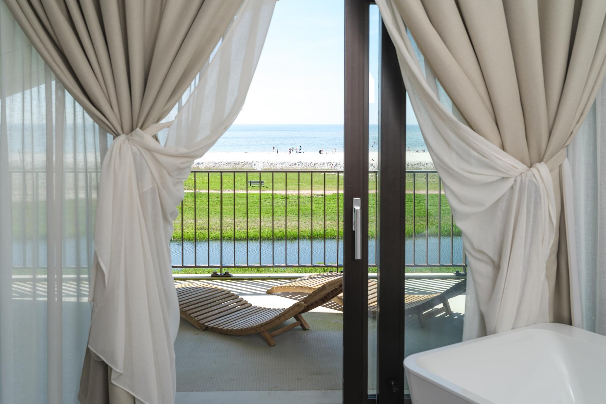 Luxury Beach Apartment | 6 Pers. - Terrasbalkon