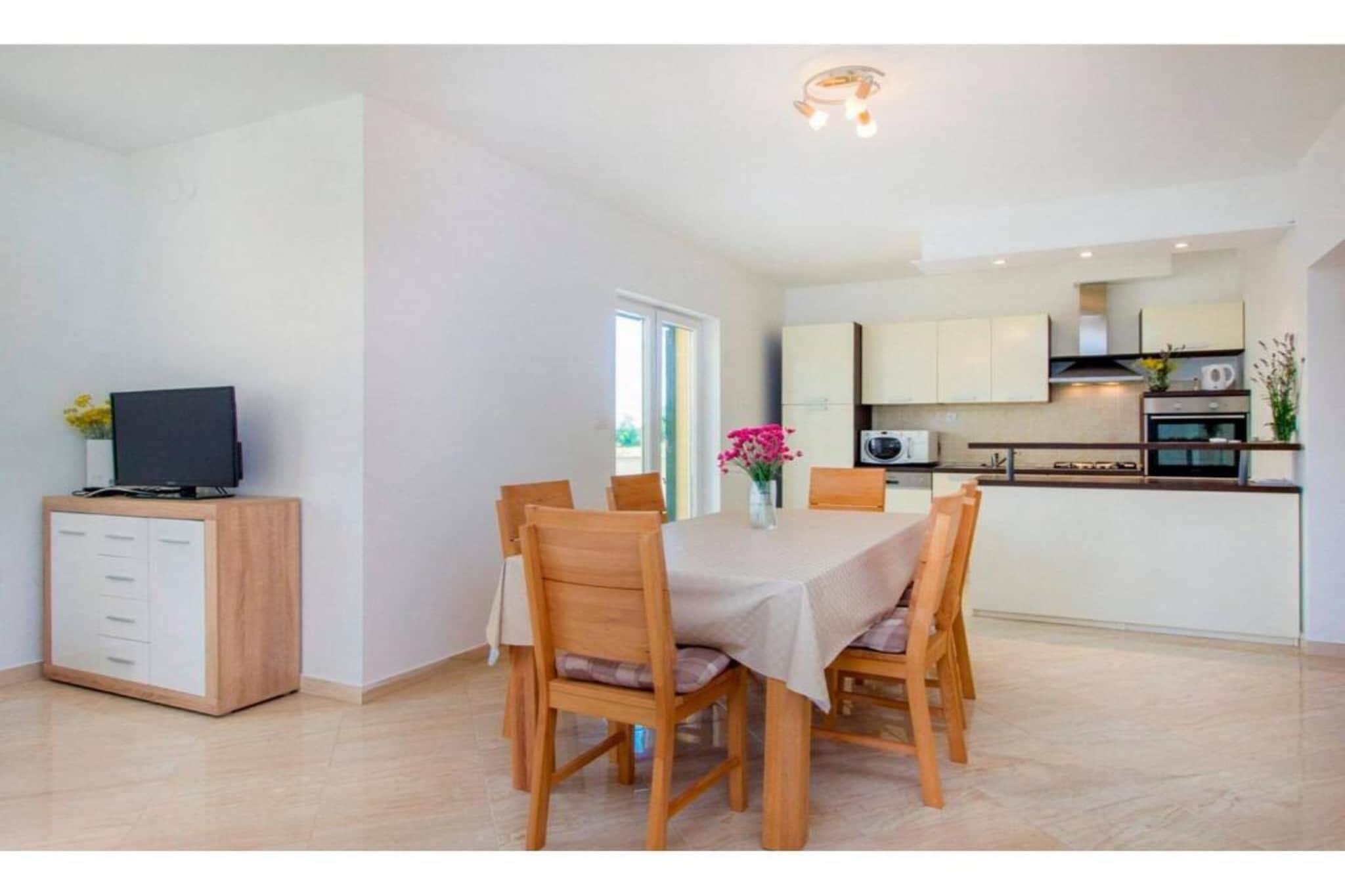 Villa Dalmacija Four Bedroom Villa with the pool