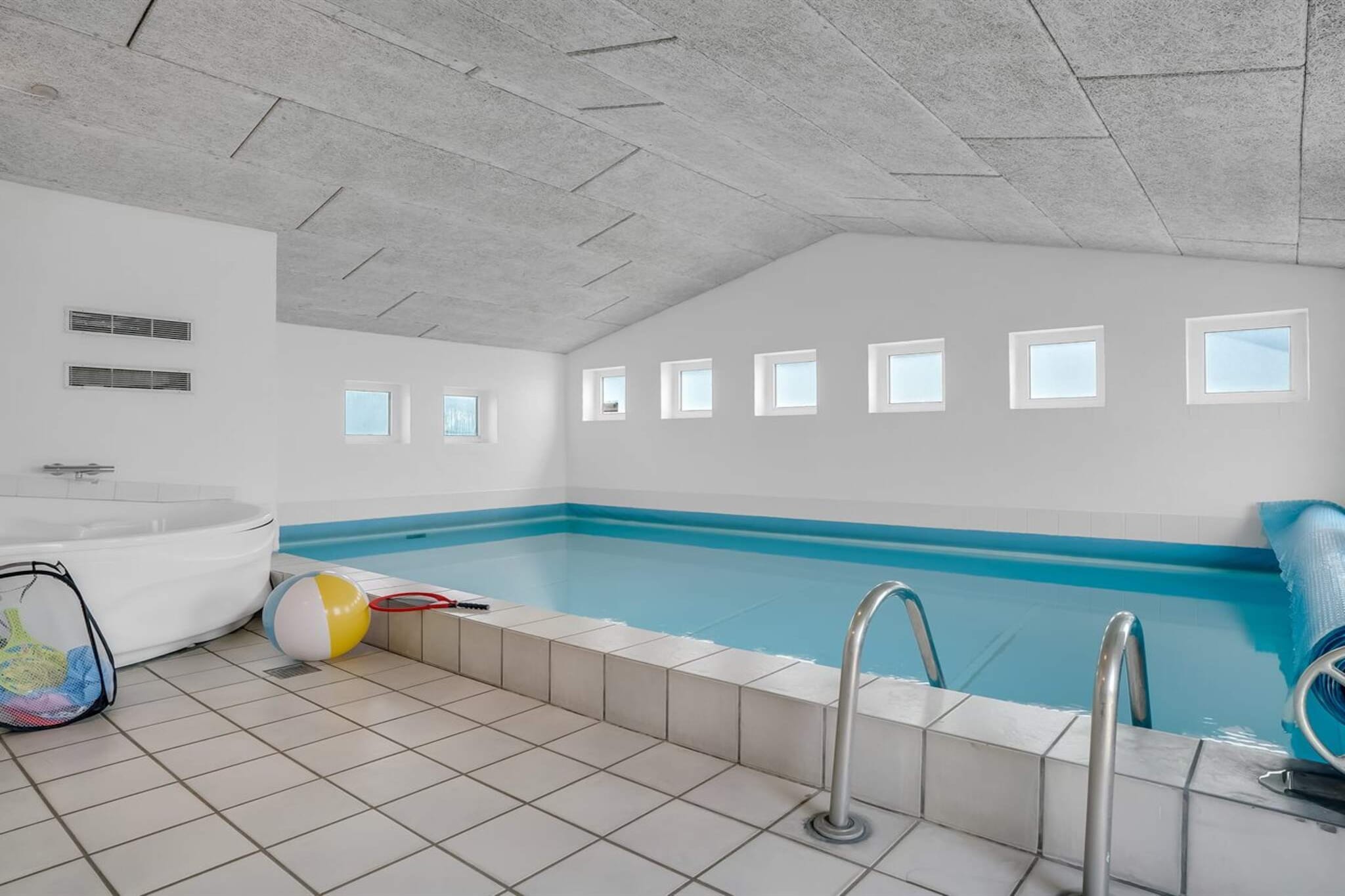 4 Sterne Ferienhaus in Harboøre-Schwimmbad