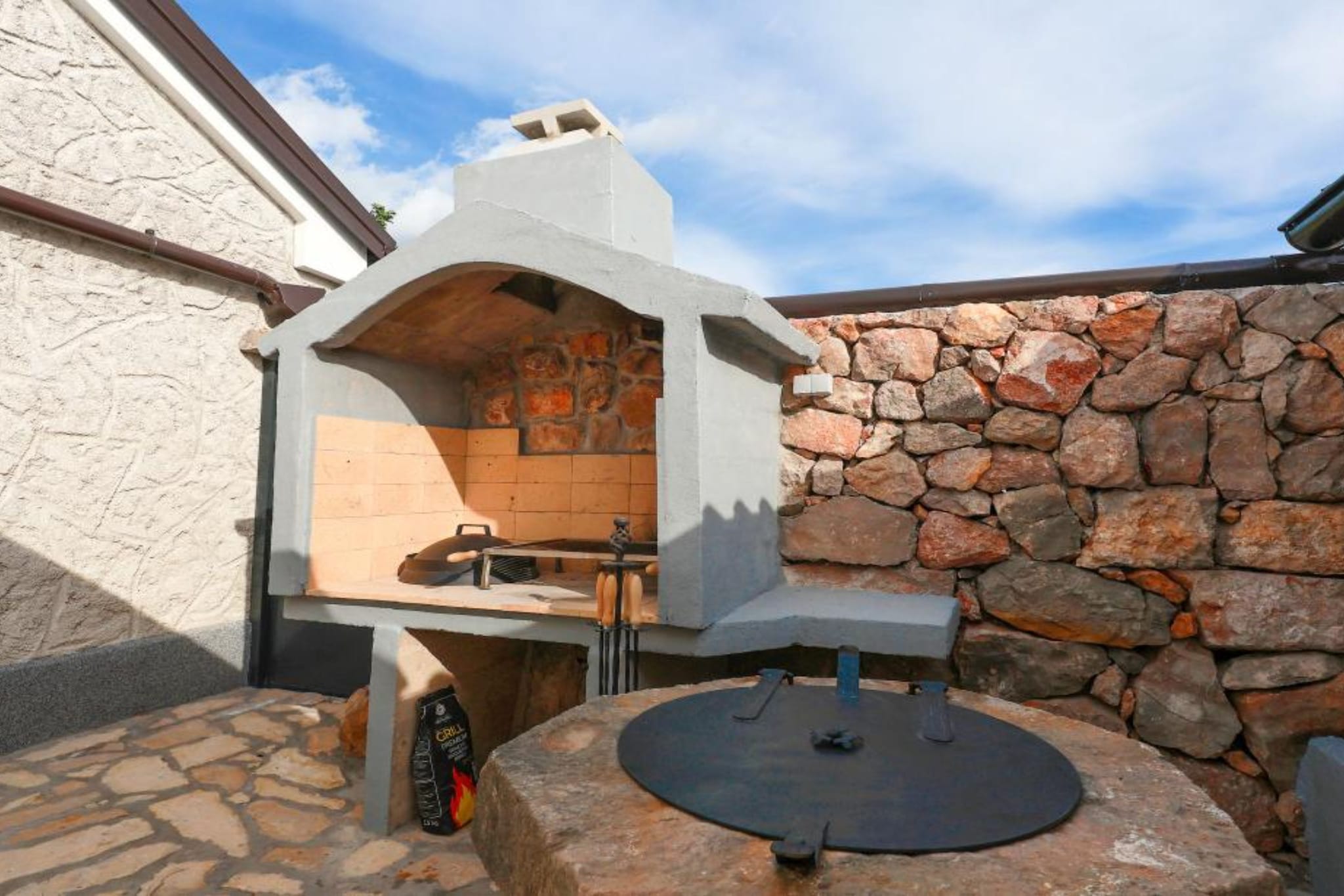 Ana’s Stone House Jurčić Kalić with the Pool