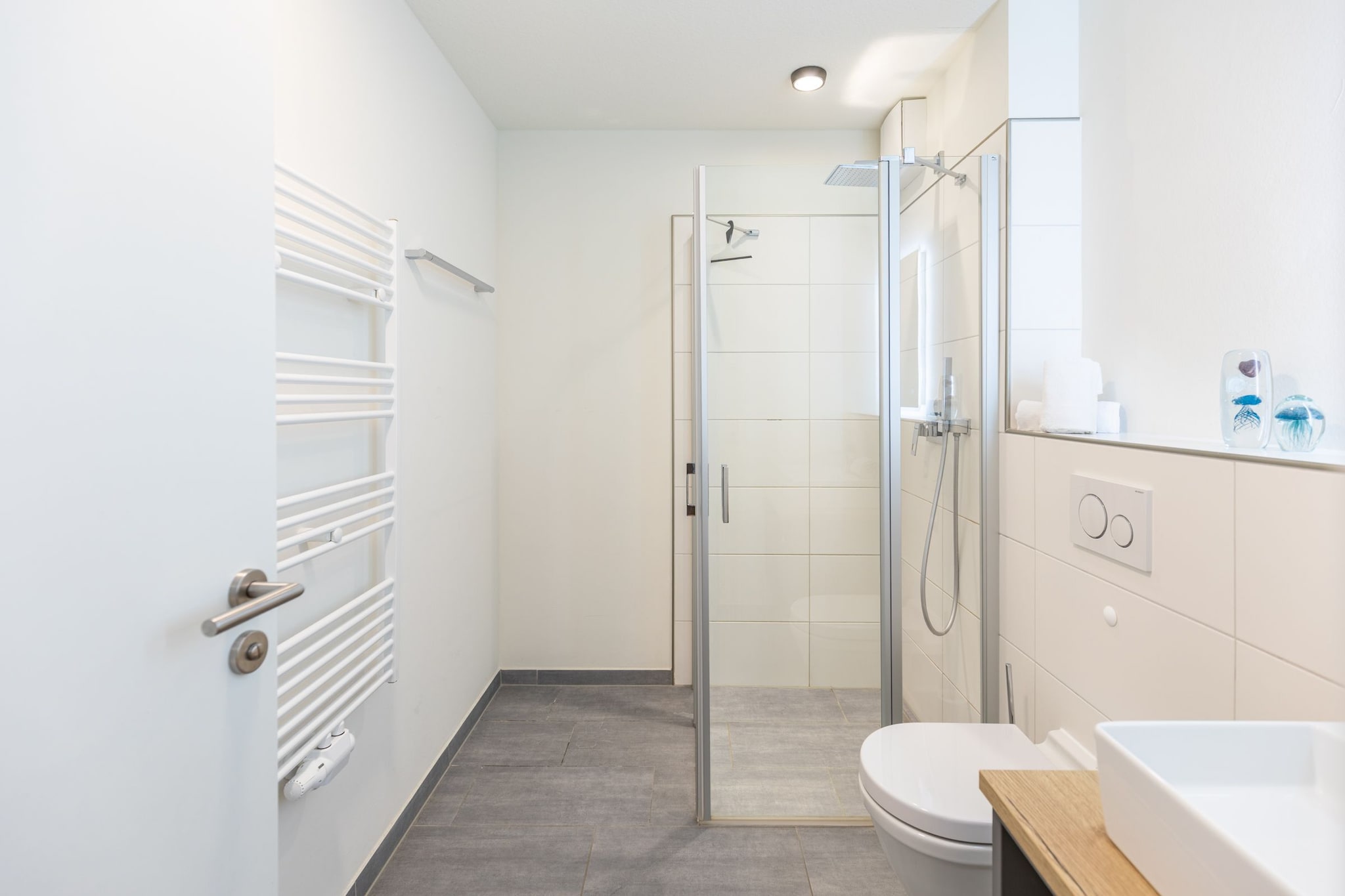 Küstenbrise de Luxe auf Nordstrand-Badkamer