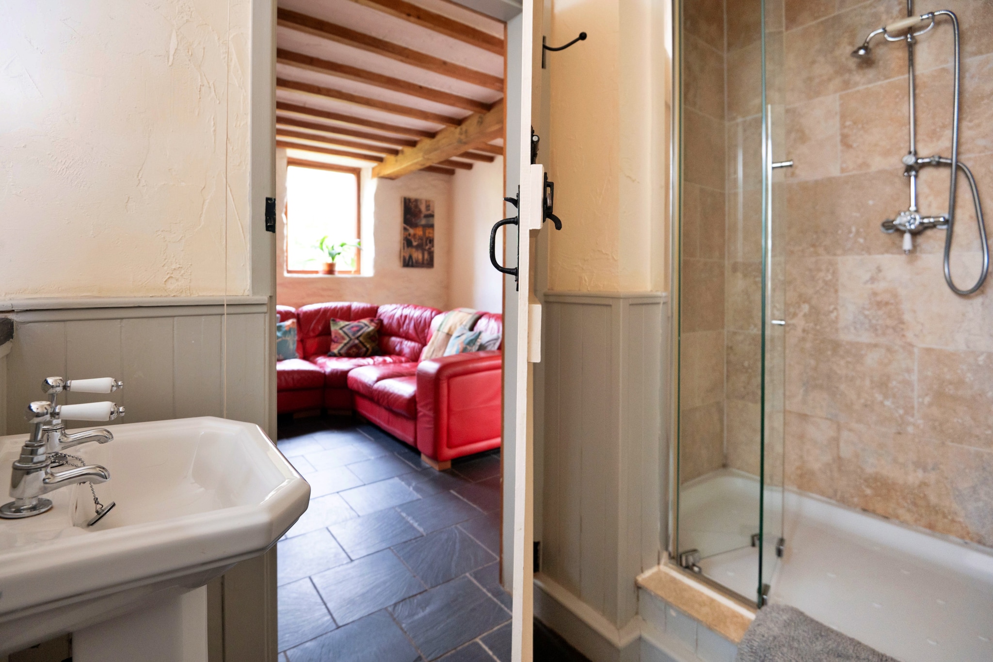 Pandy Farmhouse - Bathroom
